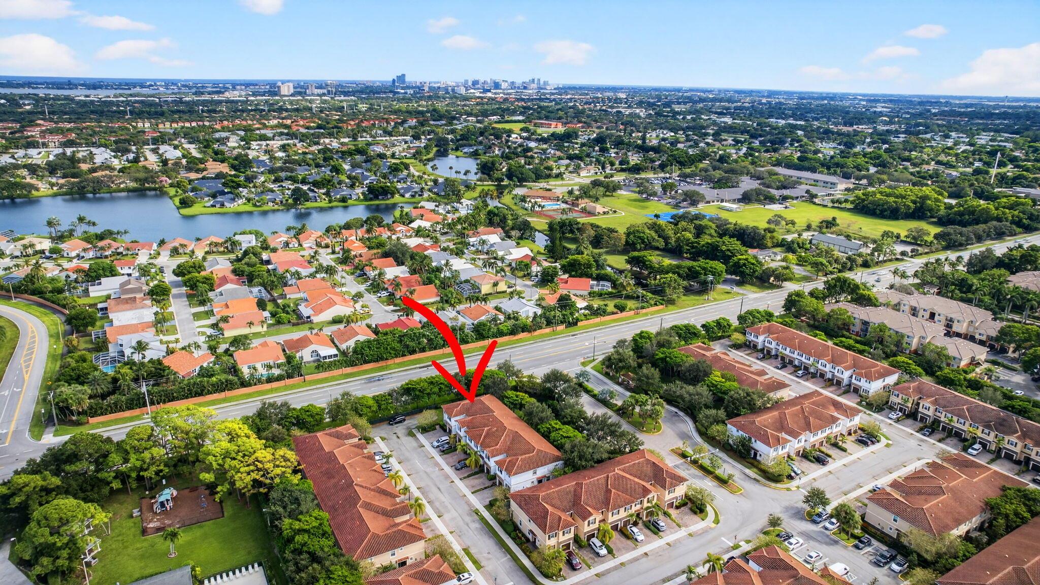 CHARLESTON COMMONS - Residential