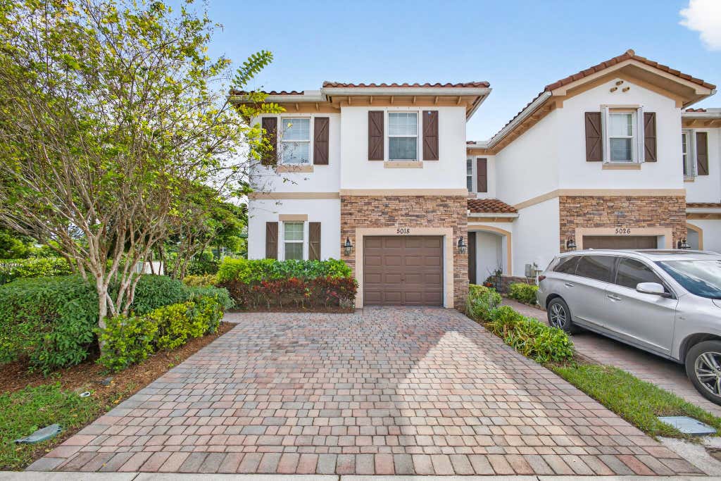 Photo of 5018 Ellery Ter, West Palm Beach, FL 33417 (MLS # R11138379)