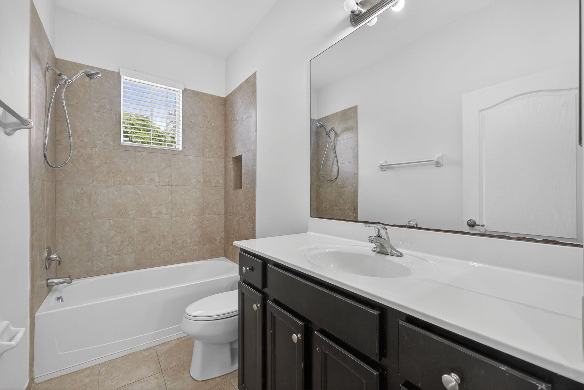 CHARLESTON COMMONS - Residential