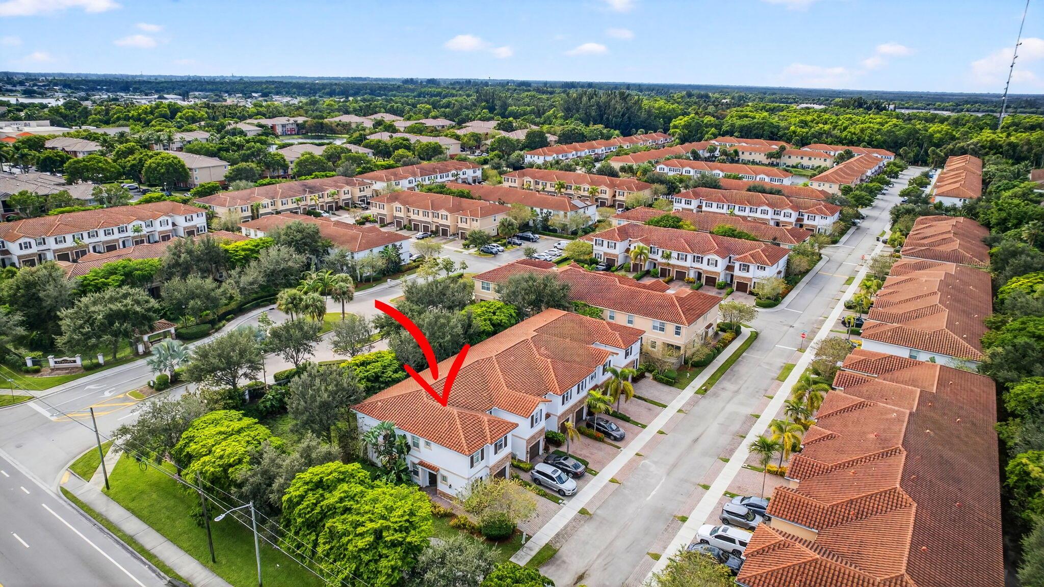 CHARLESTON COMMONS - Residential