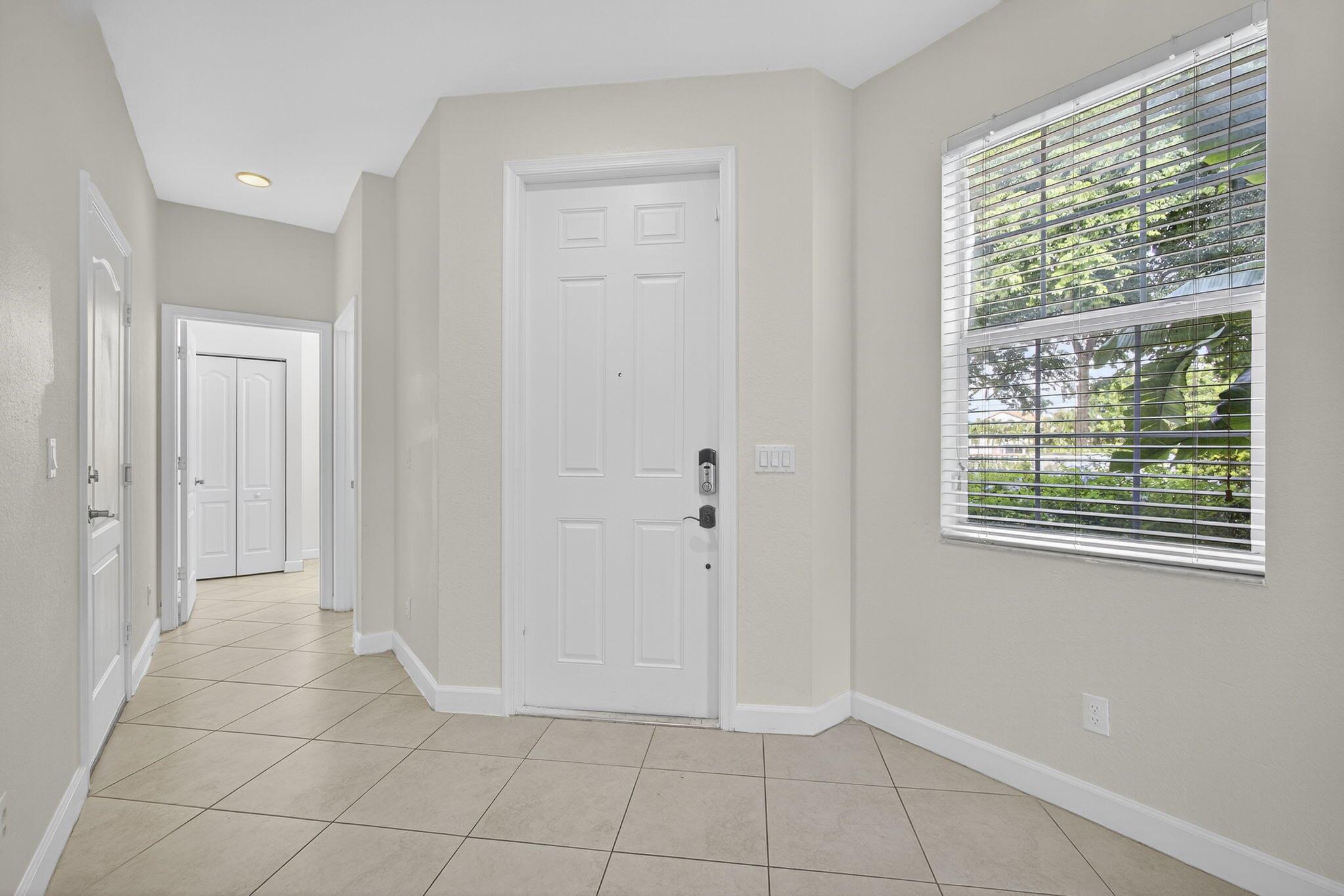 CHARLESTON COMMONS - Residential