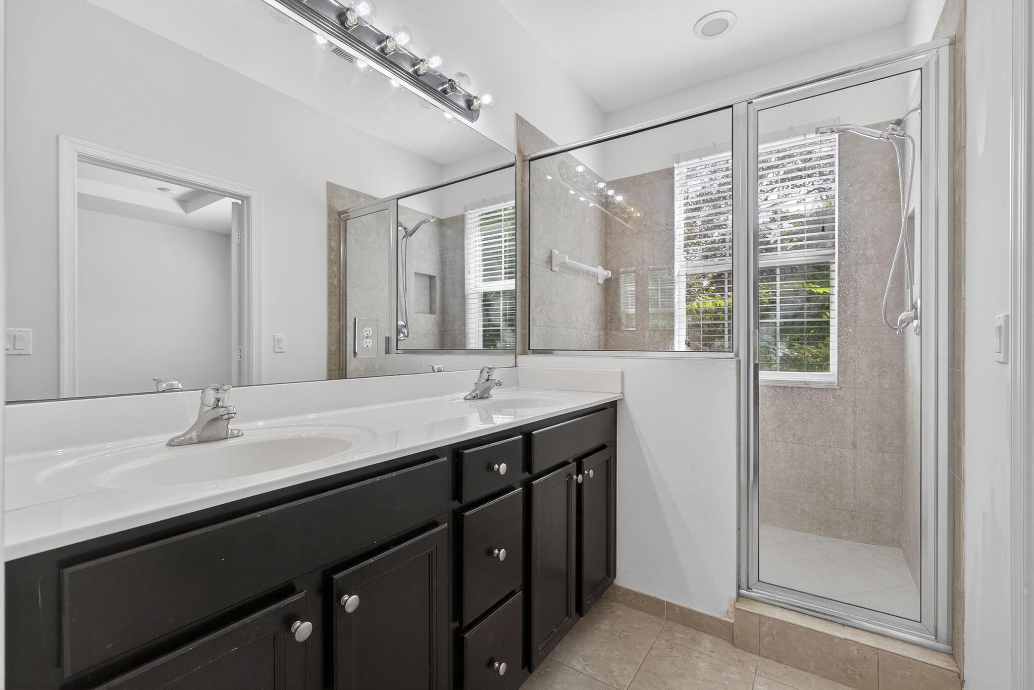 CHARLESTON COMMONS - Residential