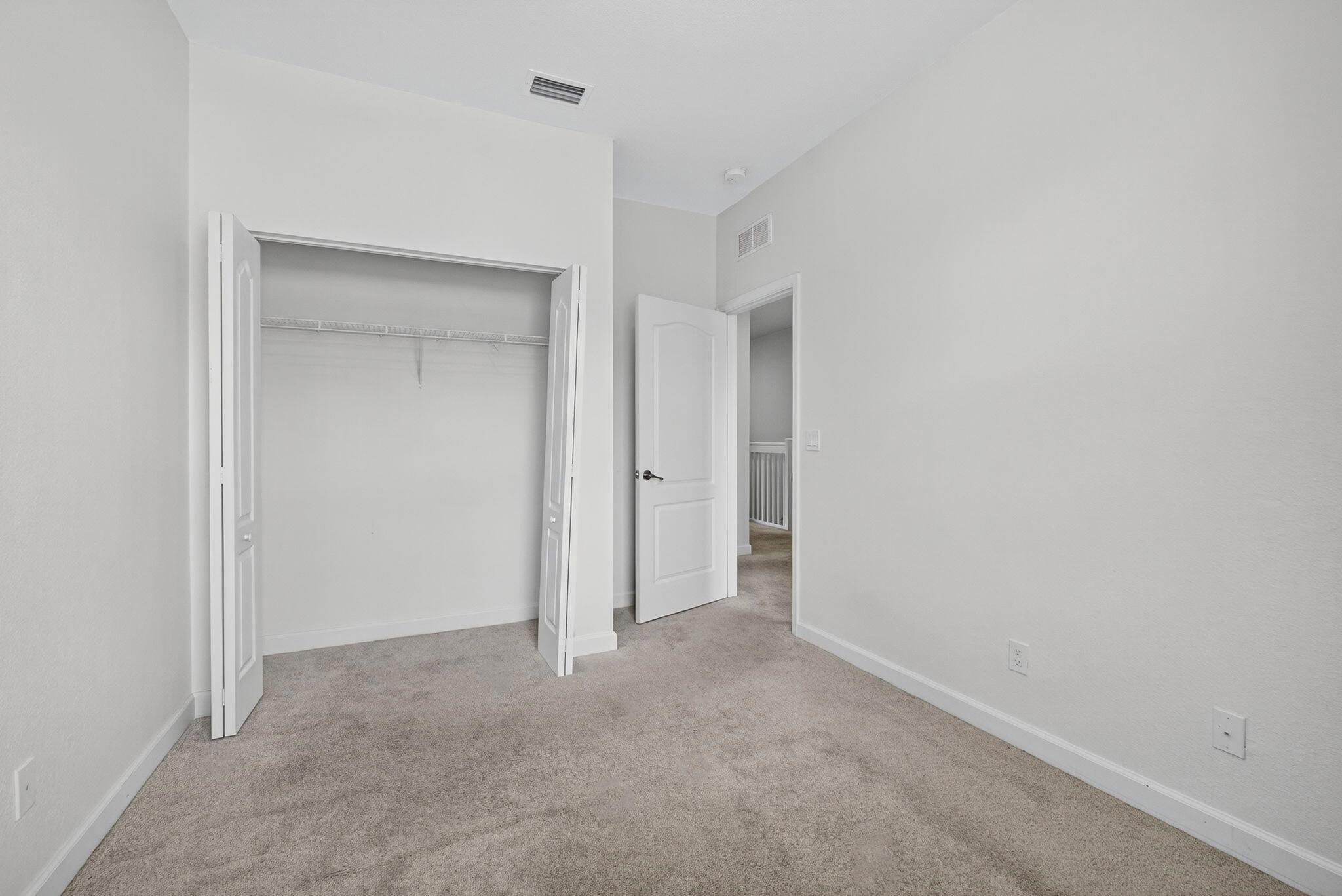 CHARLESTON COMMONS - Residential