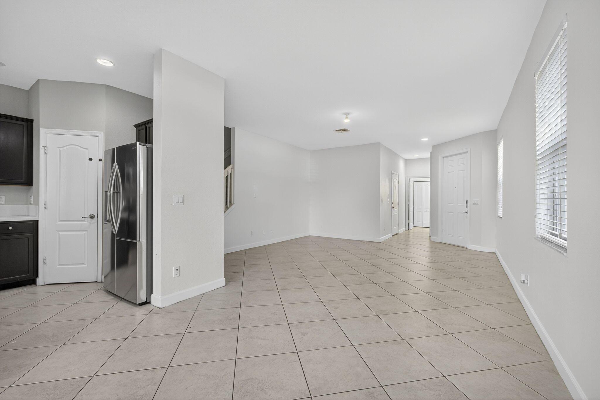 CHARLESTON COMMONS - Residential