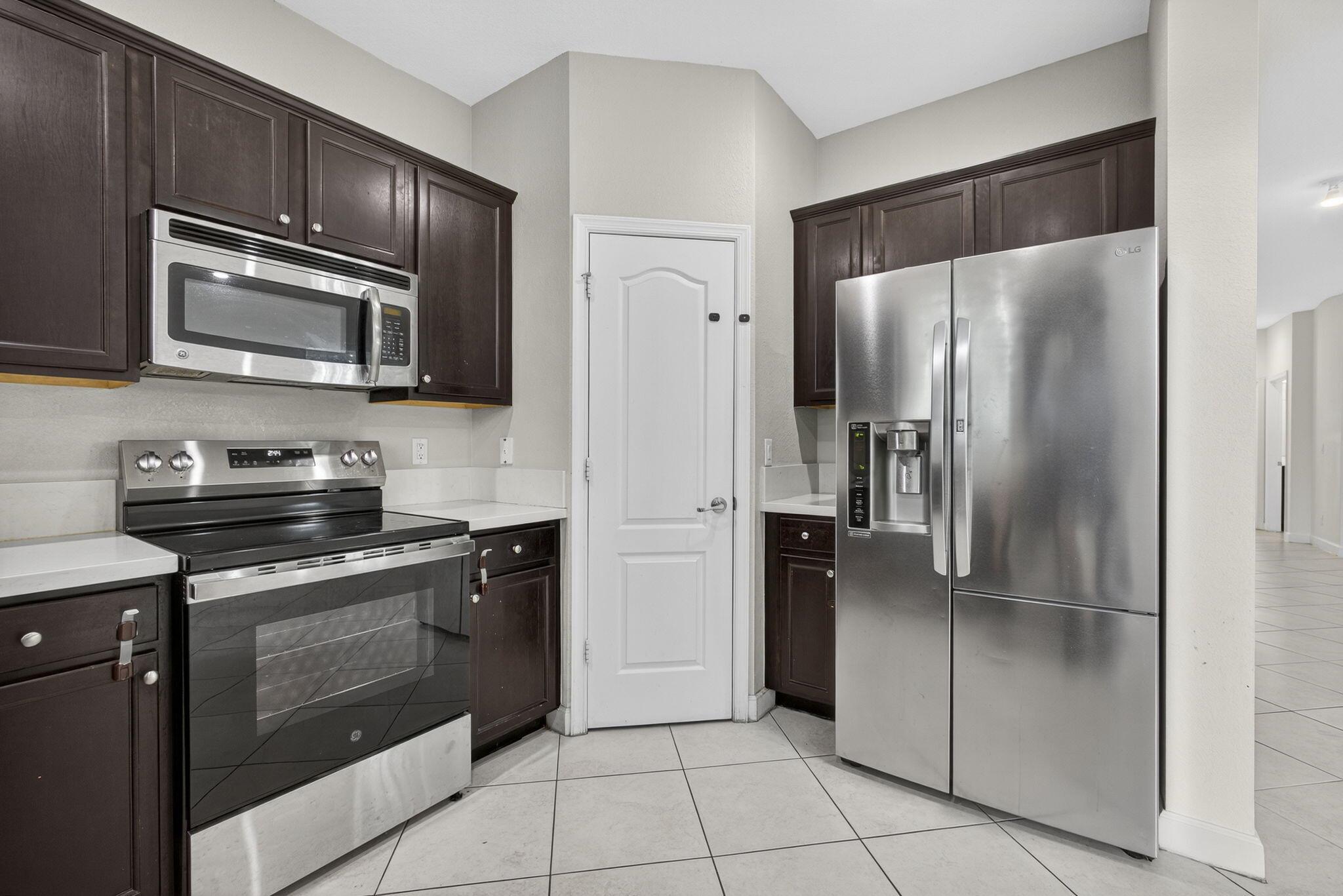 CHARLESTON COMMONS - Residential