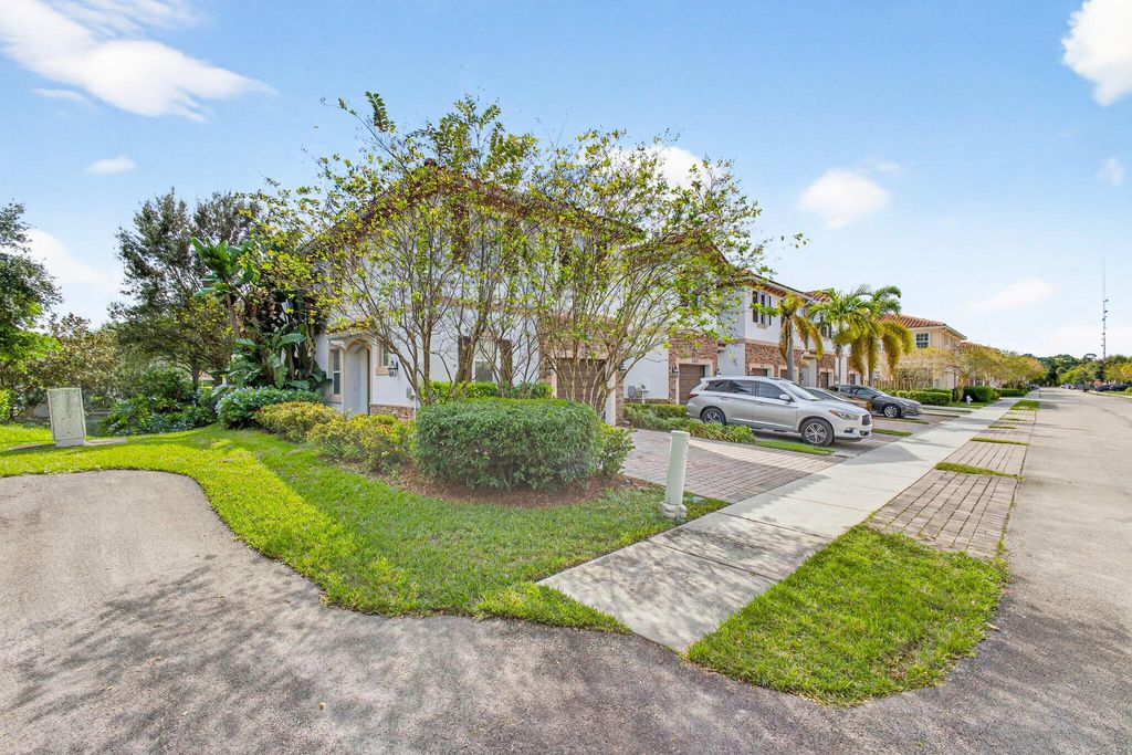 Photo of 5018 Ellery Ter, West Palm Beach, FL 33417 (MLS # R11138379)