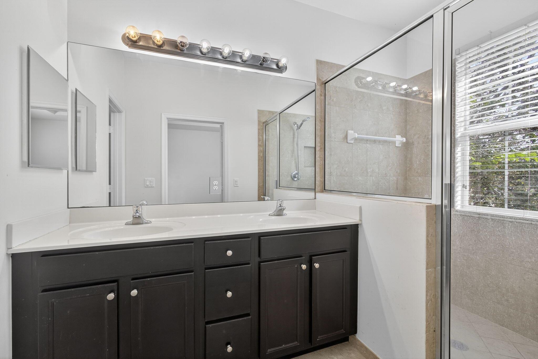 CHARLESTON COMMONS - Residential