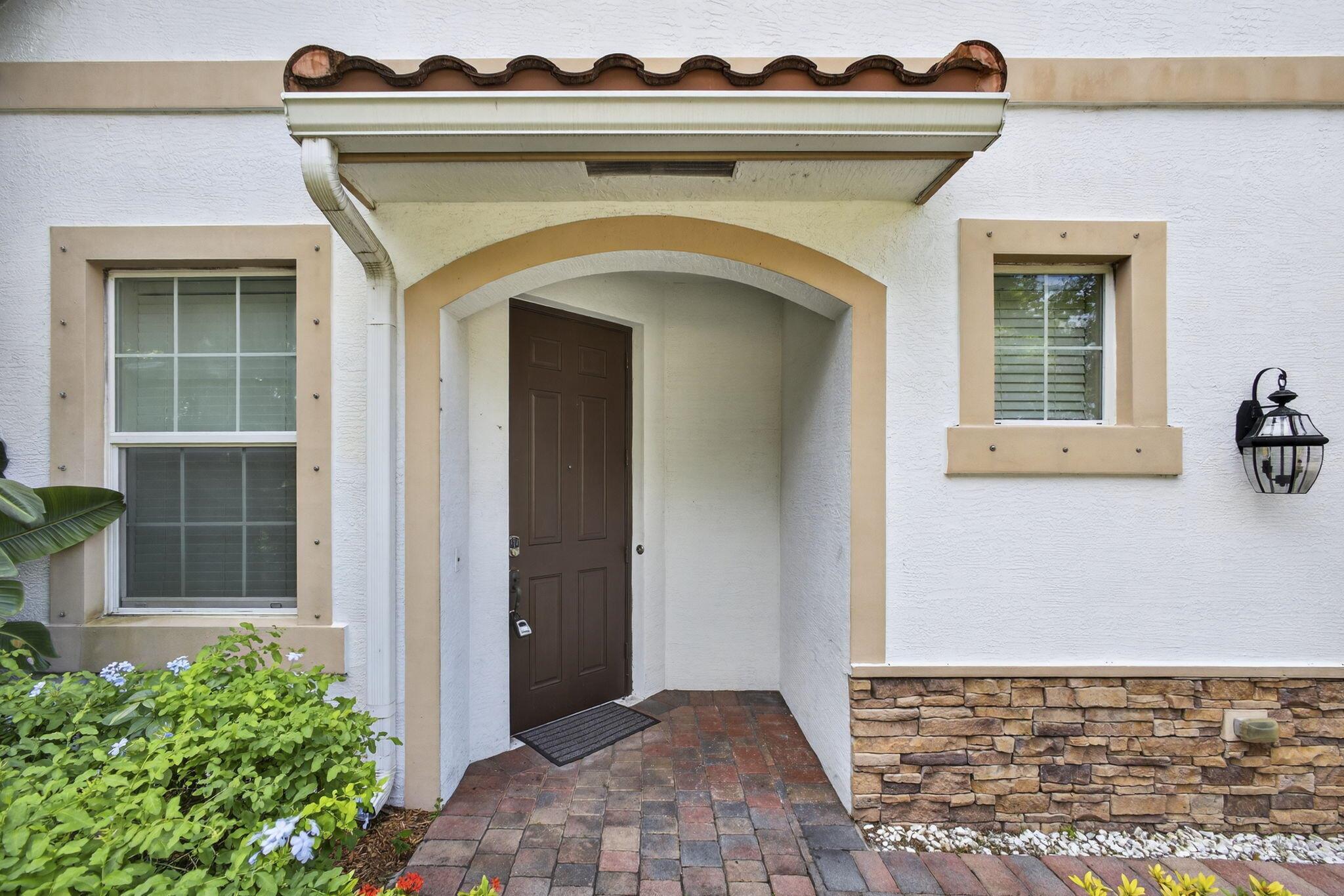 CHARLESTON COMMONS - Residential