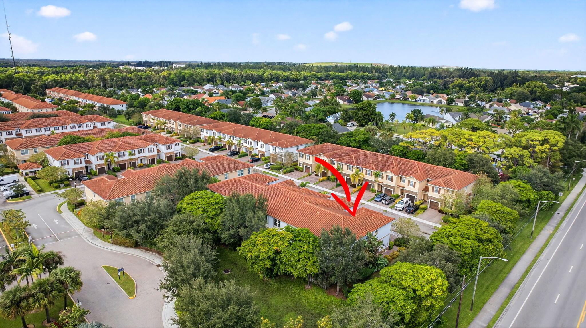 CHARLESTON COMMONS - Residential