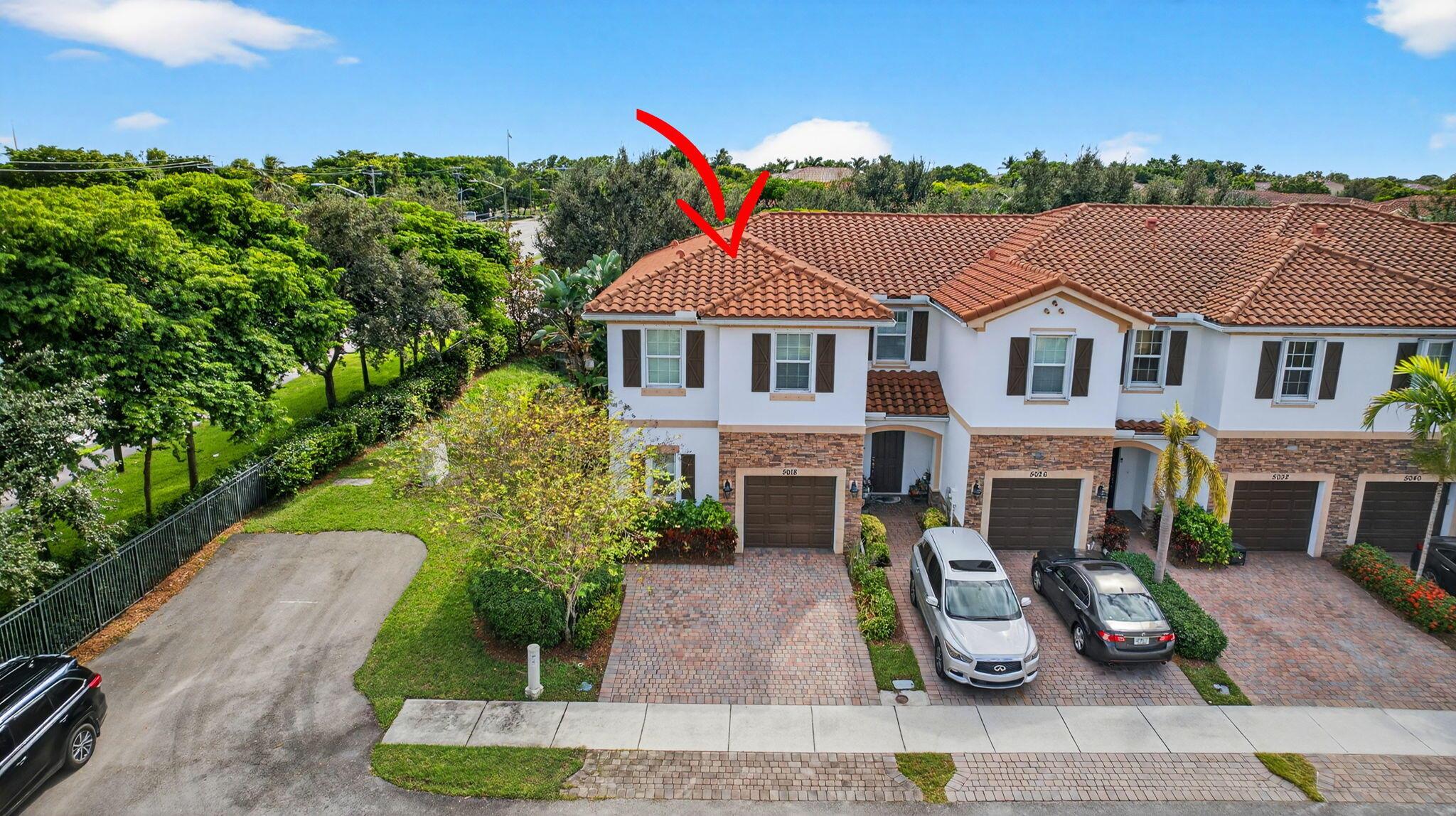 CHARLESTON COMMONS - Residential