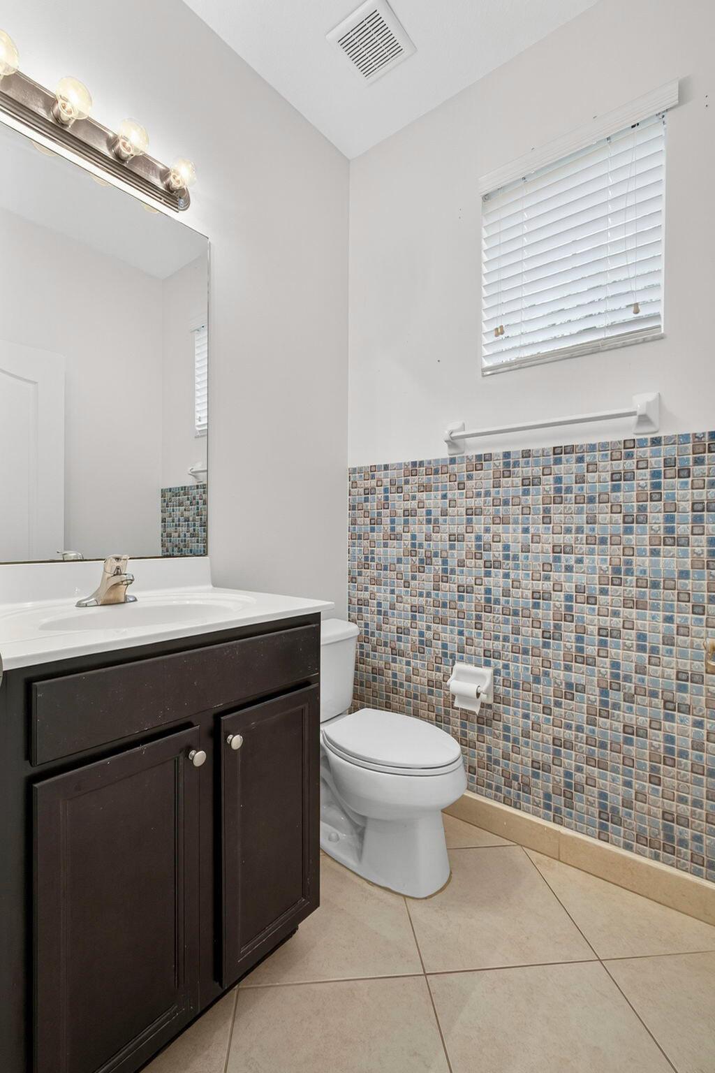 CHARLESTON COMMONS - Residential