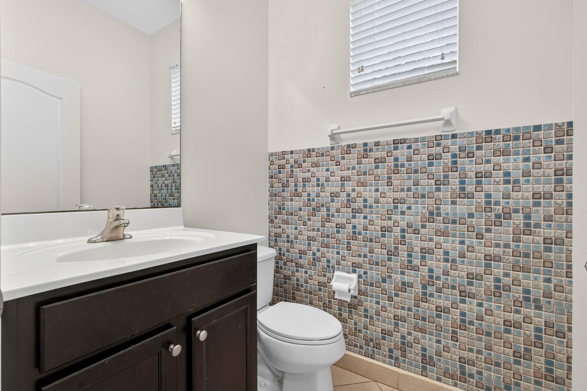 CHARLESTON COMMONS - Residential