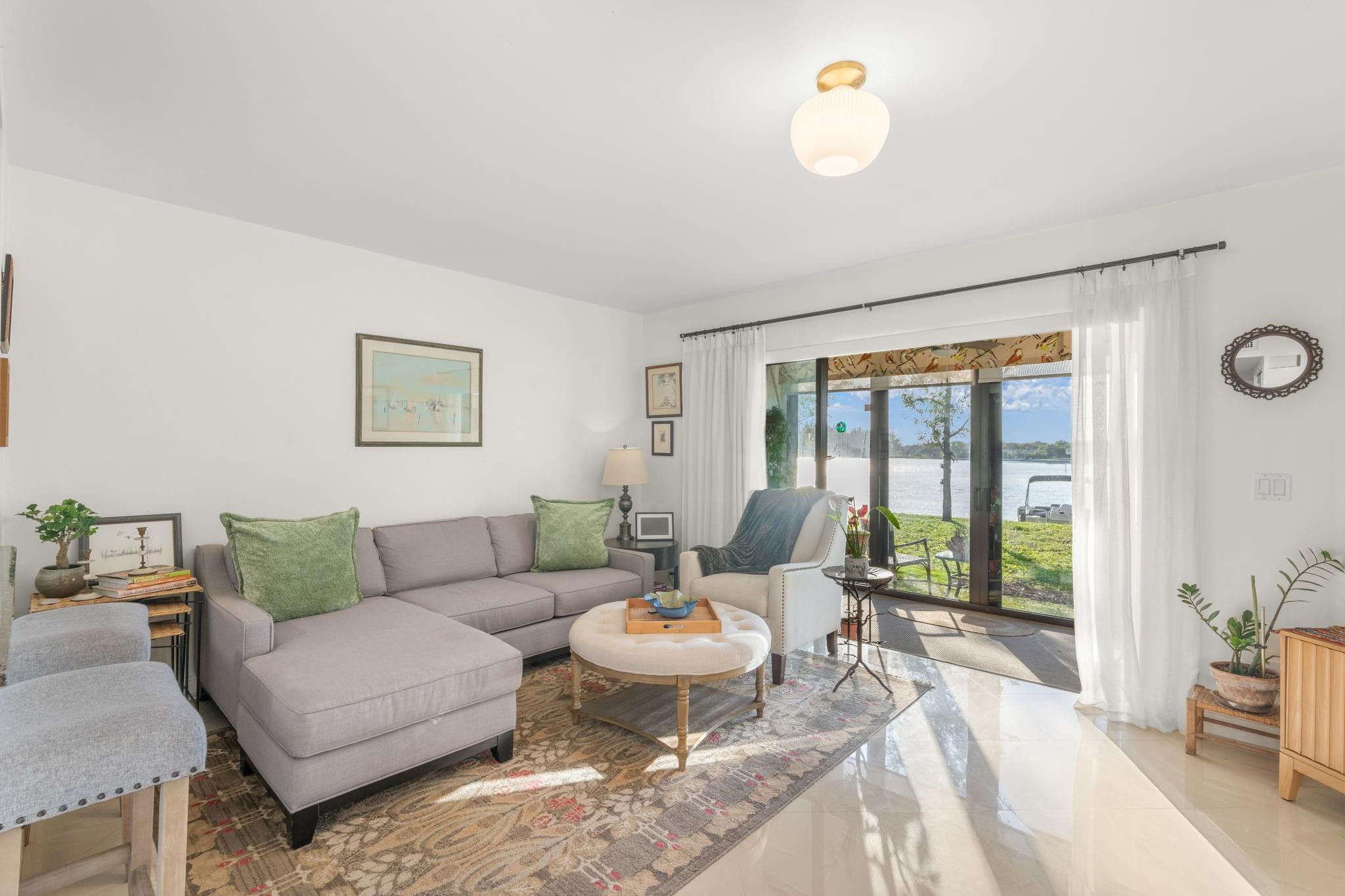 Embassy Square Condo - Residential