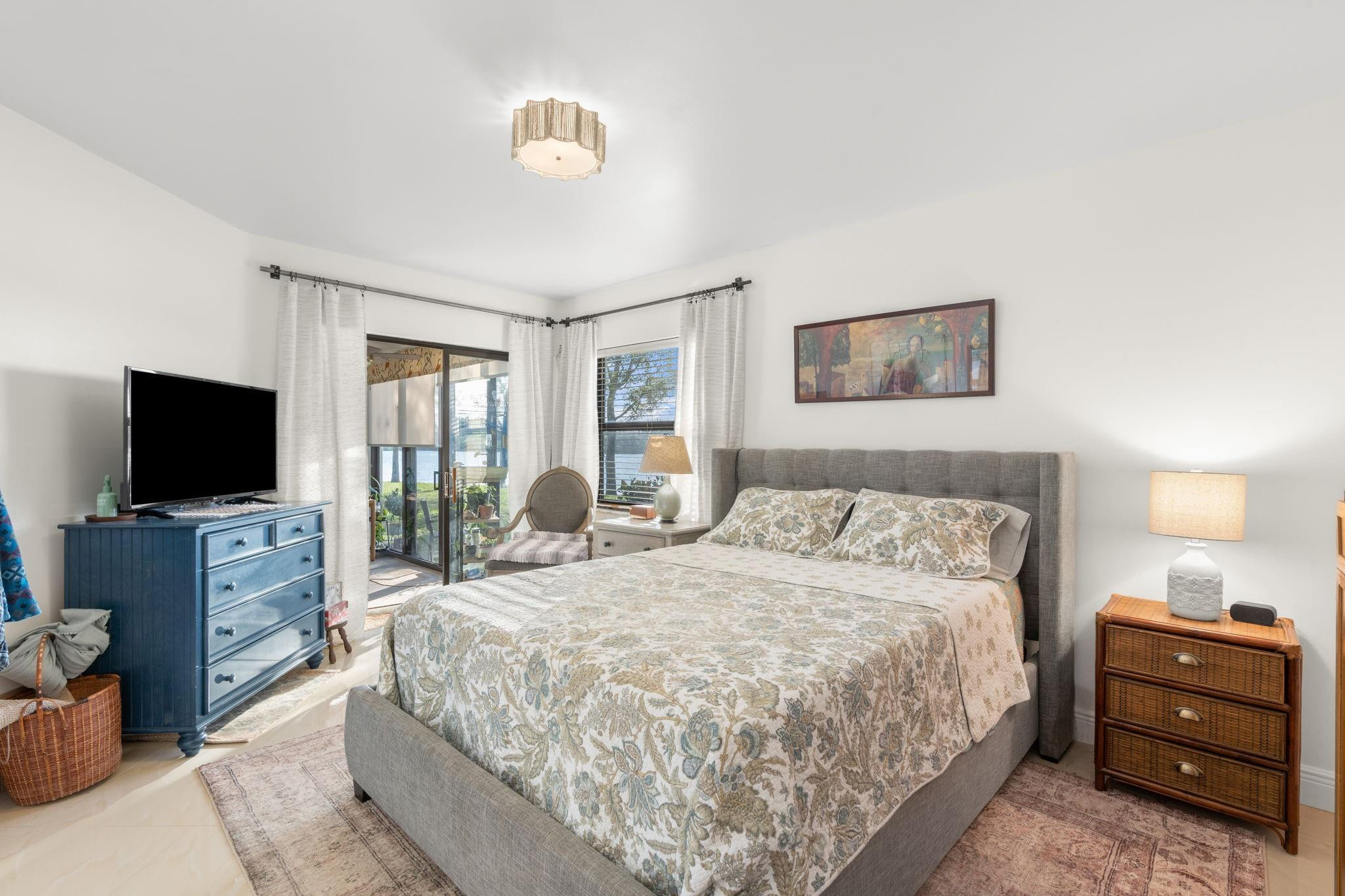 Embassy Square Condo - Residential