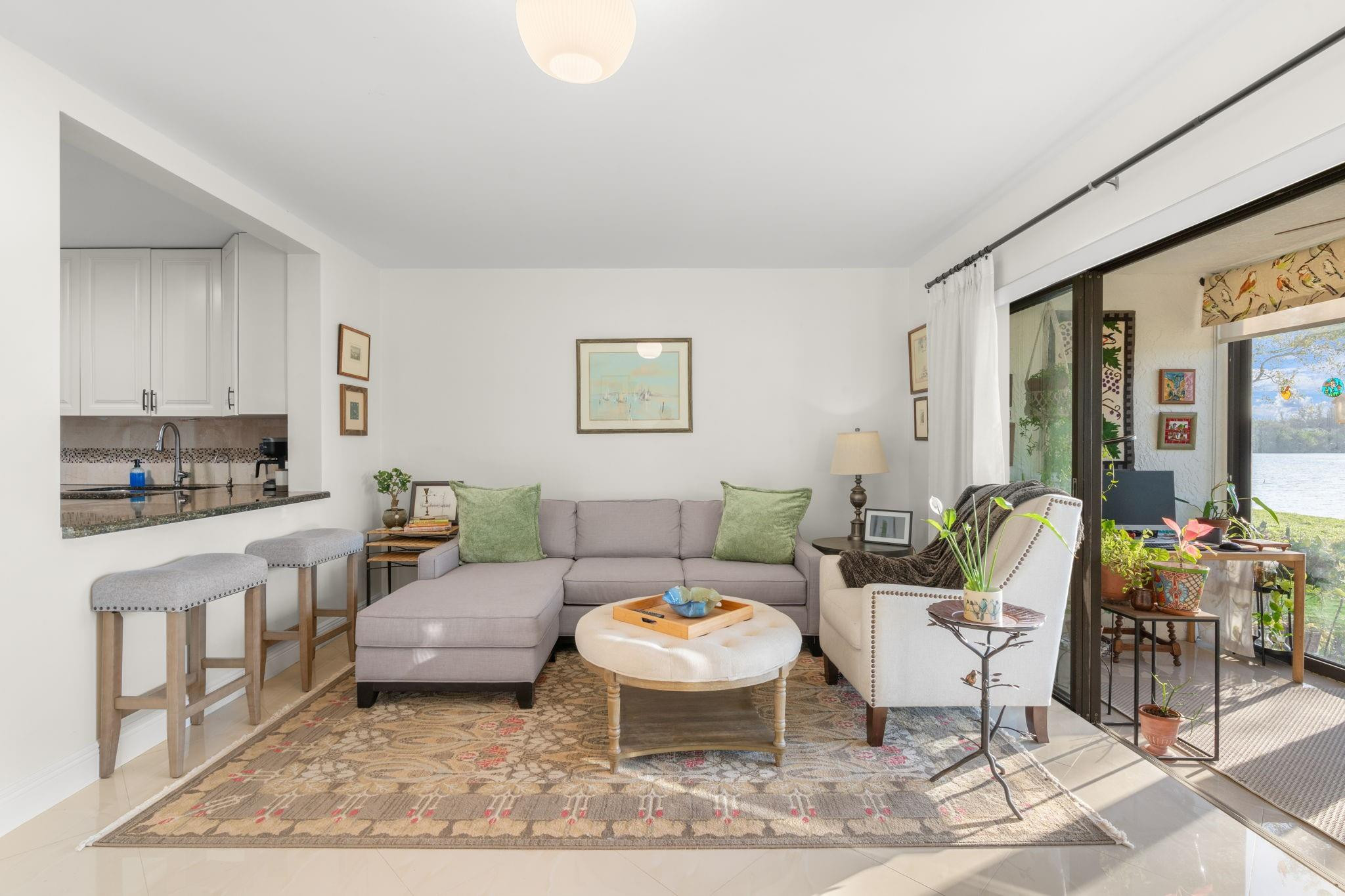 Embassy Square Condo - Residential