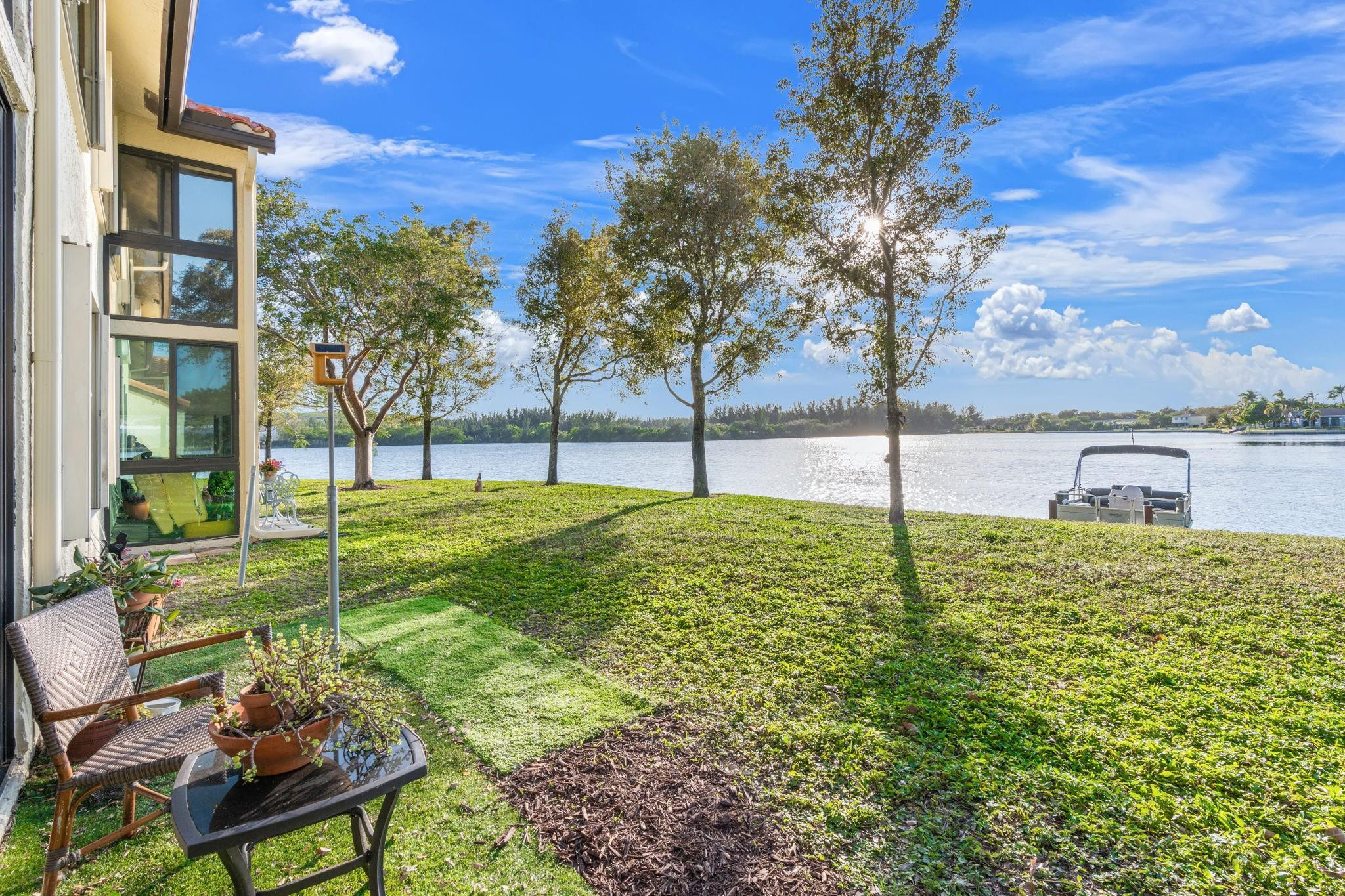 Embassy Square Condo - Residential