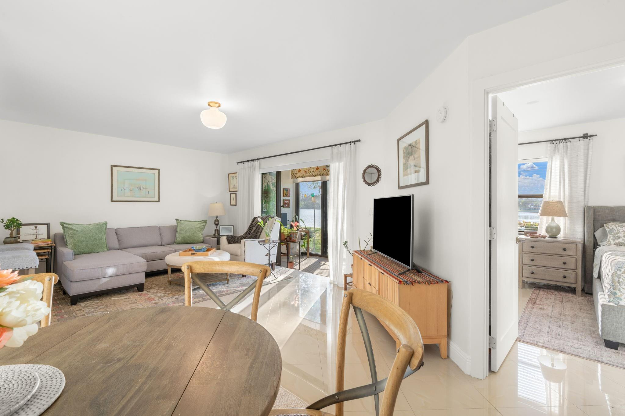 Embassy Square Condo - Residential