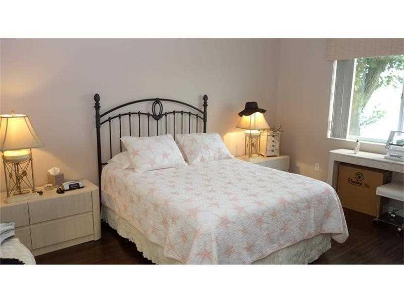 DEVON CONDOMINIUM H - Residential