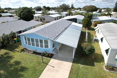 A home in Barefoot Bay