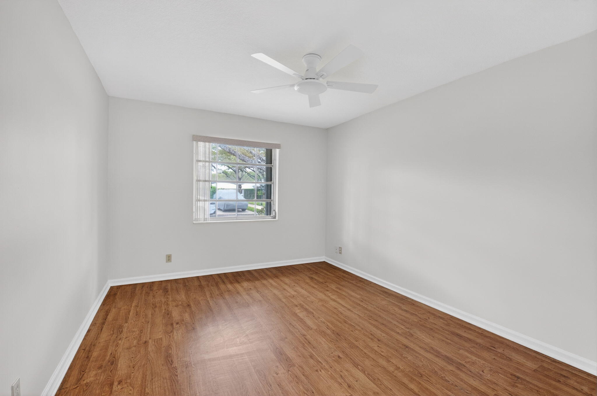 LIMETREE CONDO - Residential