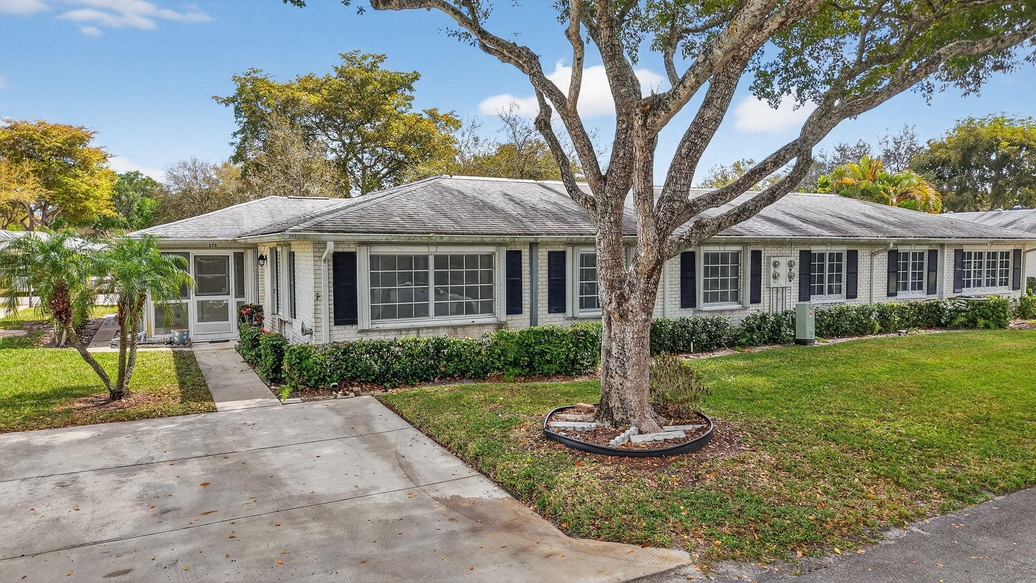 LIMETREE CONDO - Residential