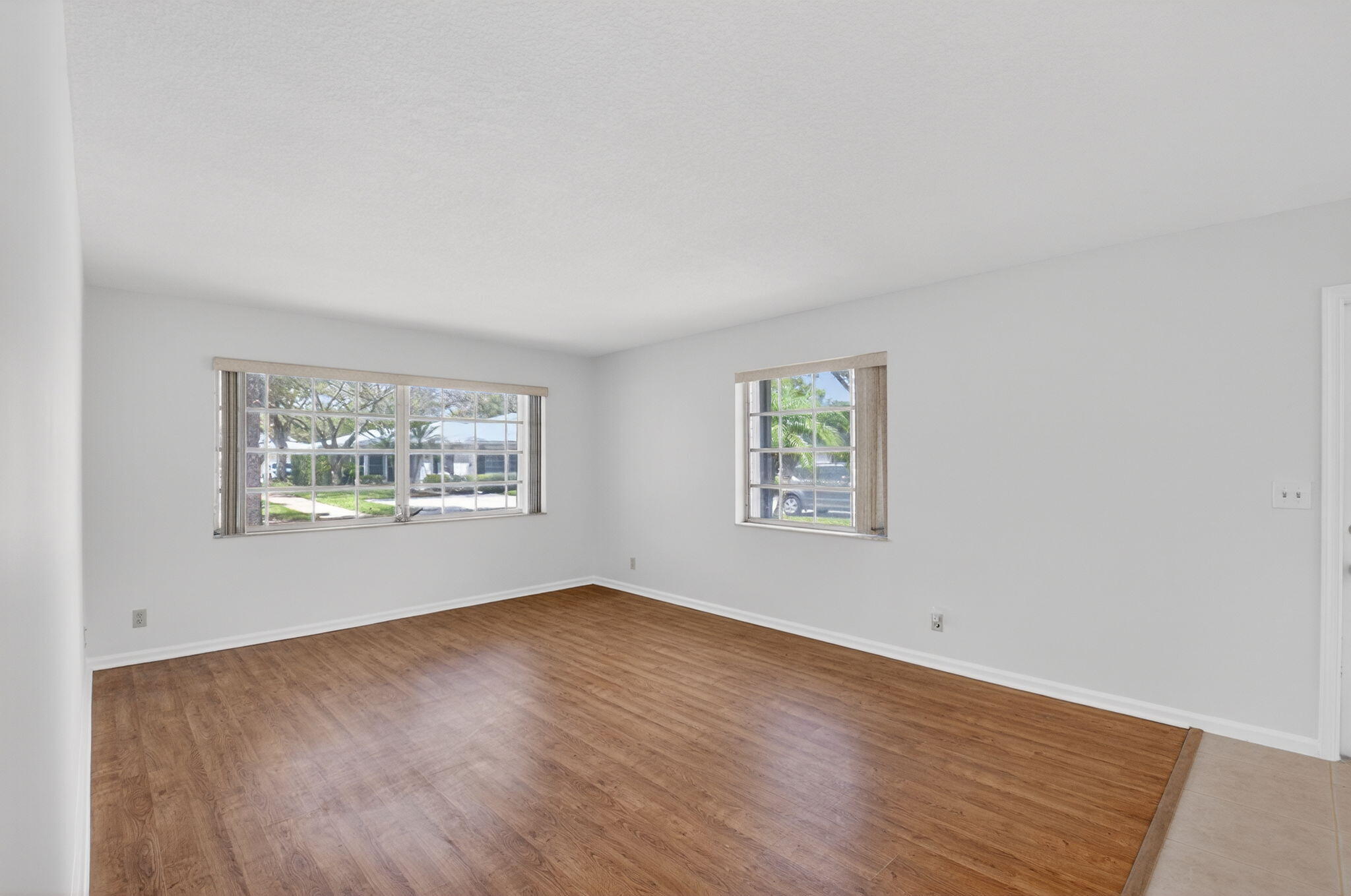 LIMETREE CONDO - Residential