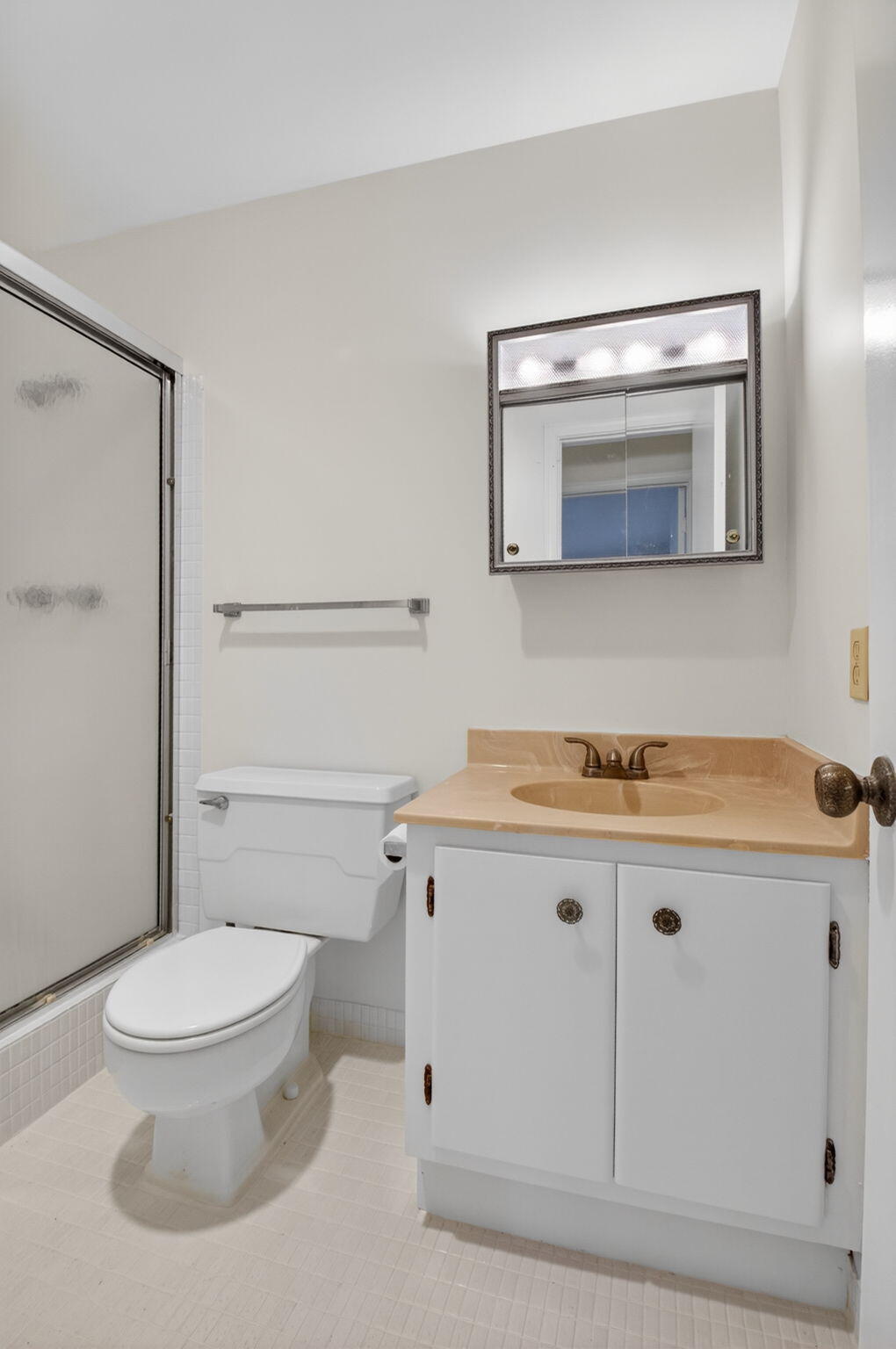 LIMETREE CONDO - Residential