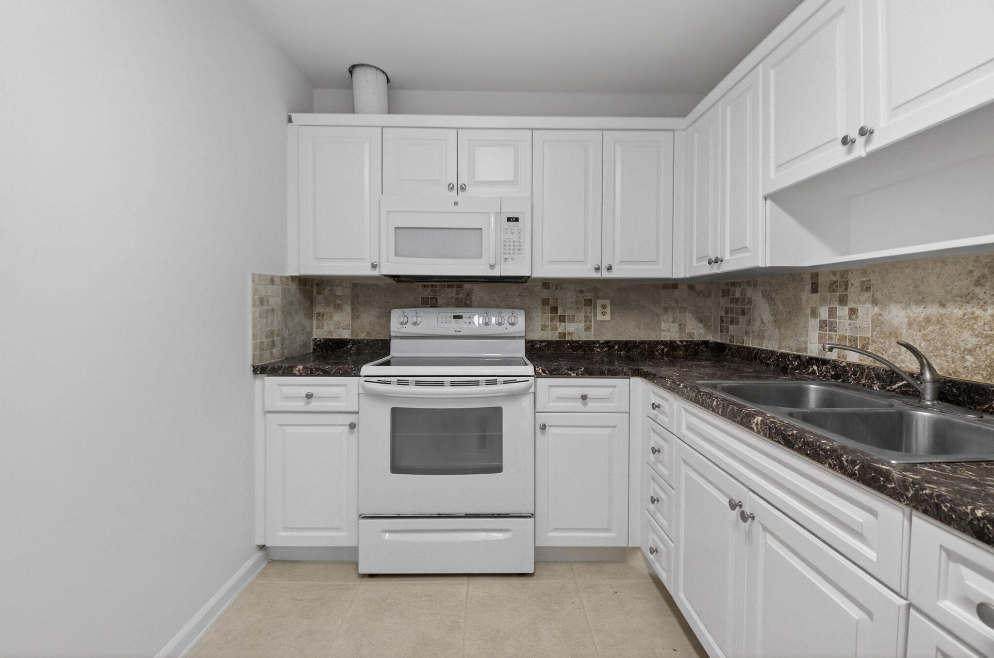 LIMETREE CONDO - Residential