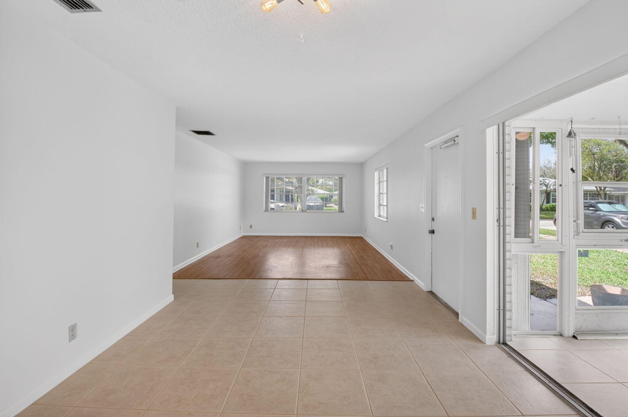 LIMETREE CONDO - Residential