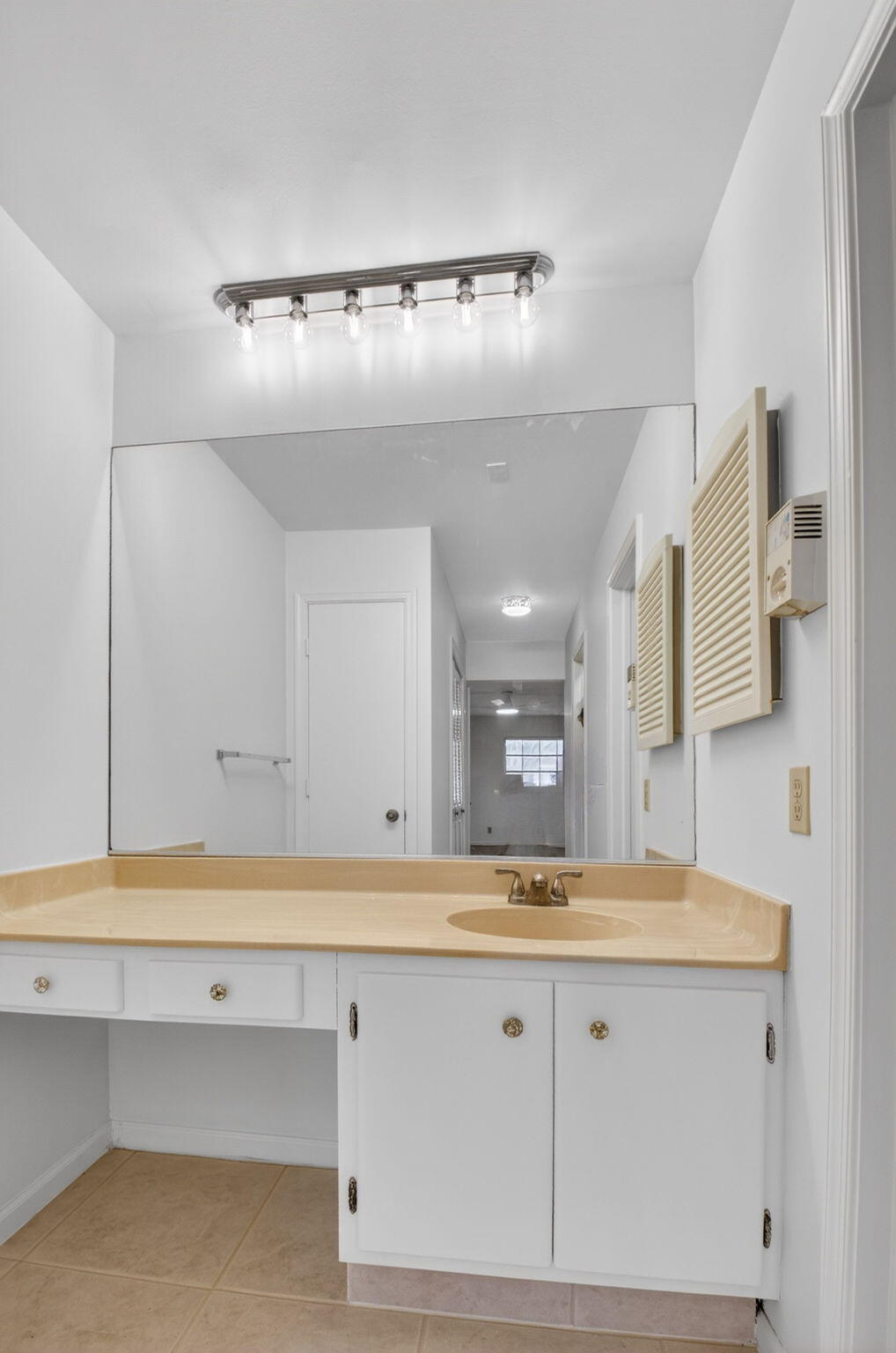 LIMETREE CONDO - Residential