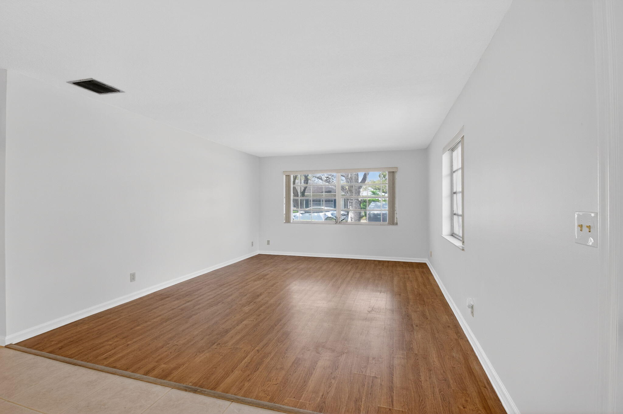 LIMETREE CONDO - Residential