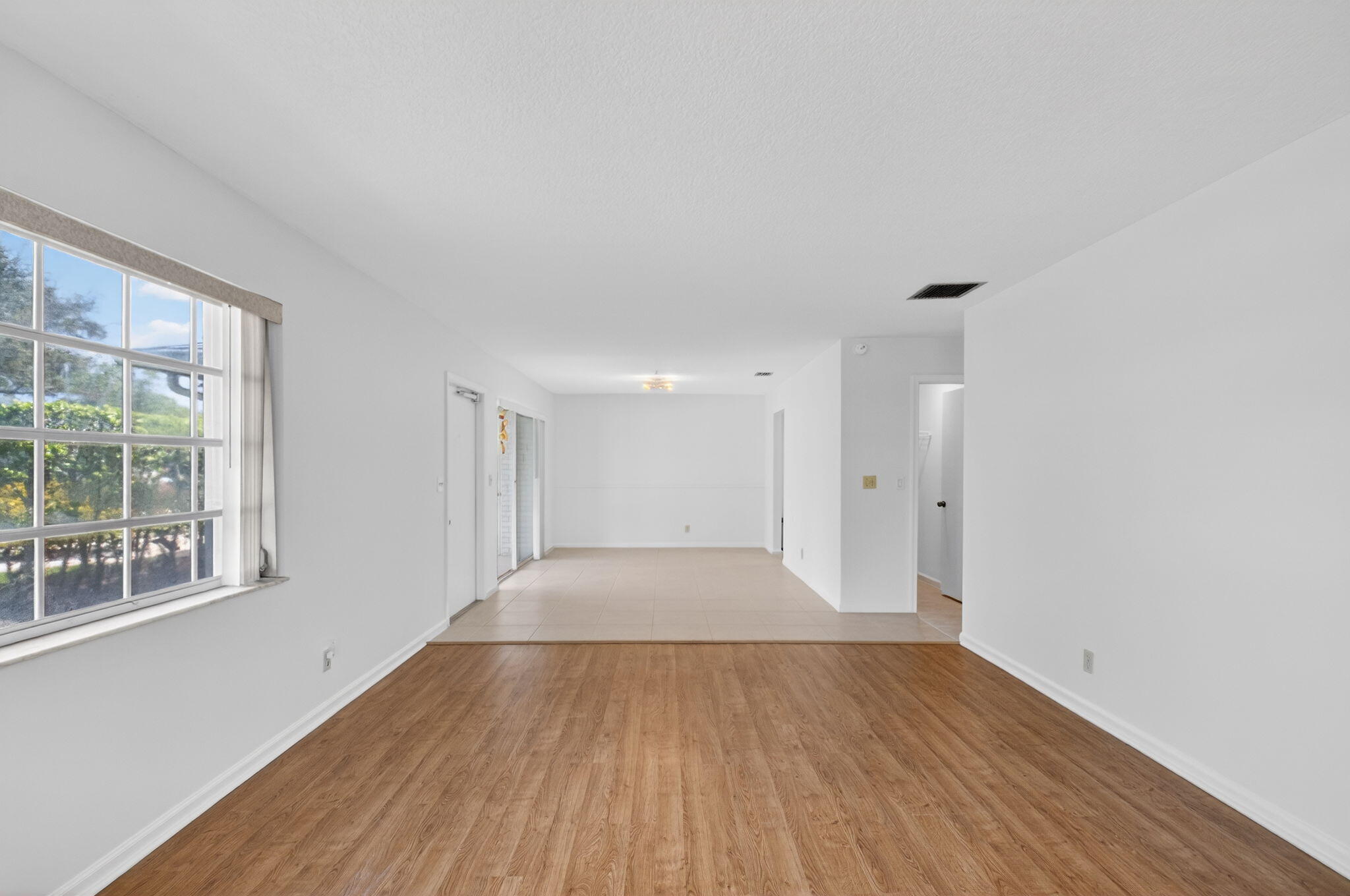 LIMETREE CONDO - Residential