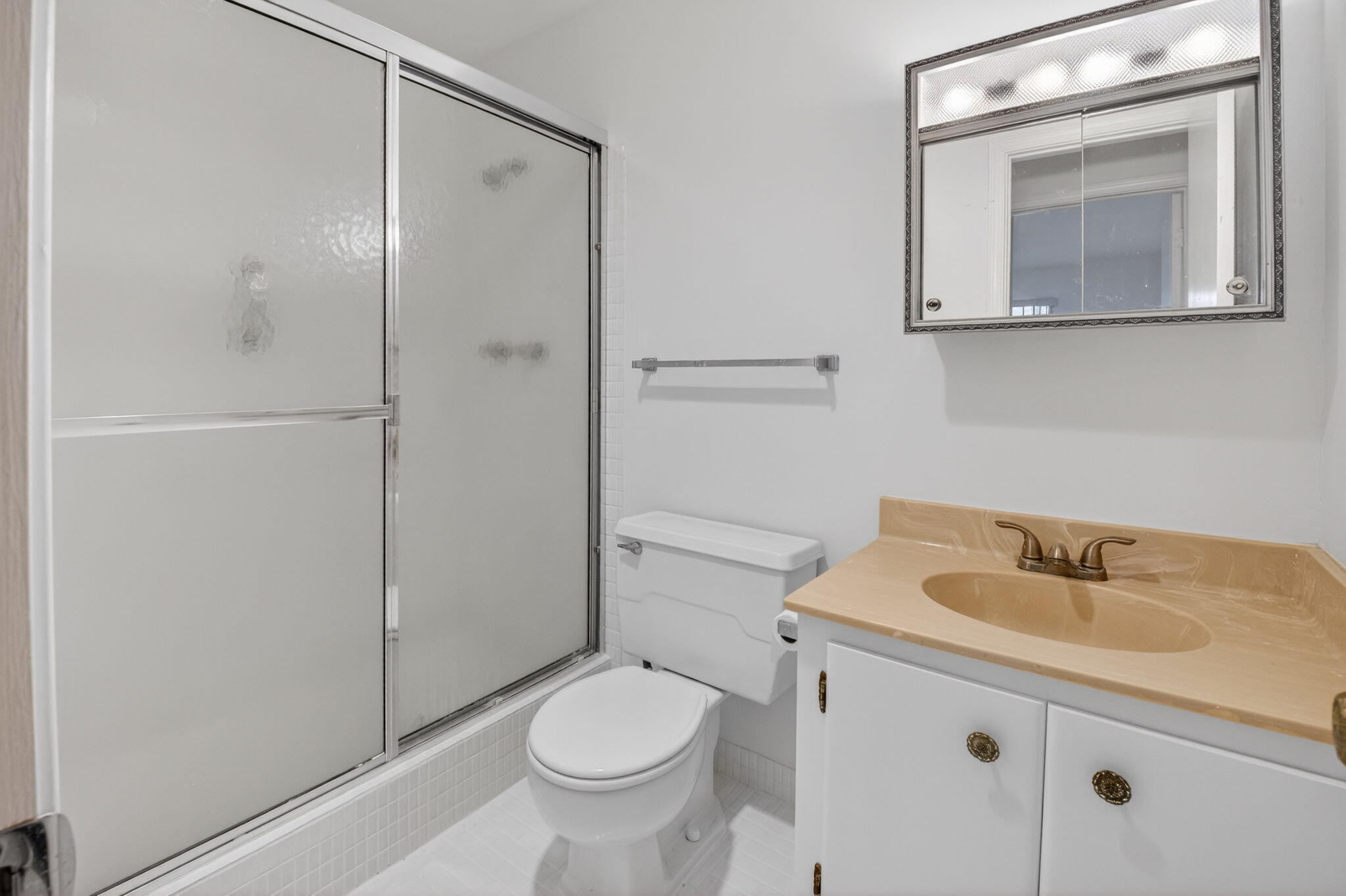 LIMETREE CONDO - Residential