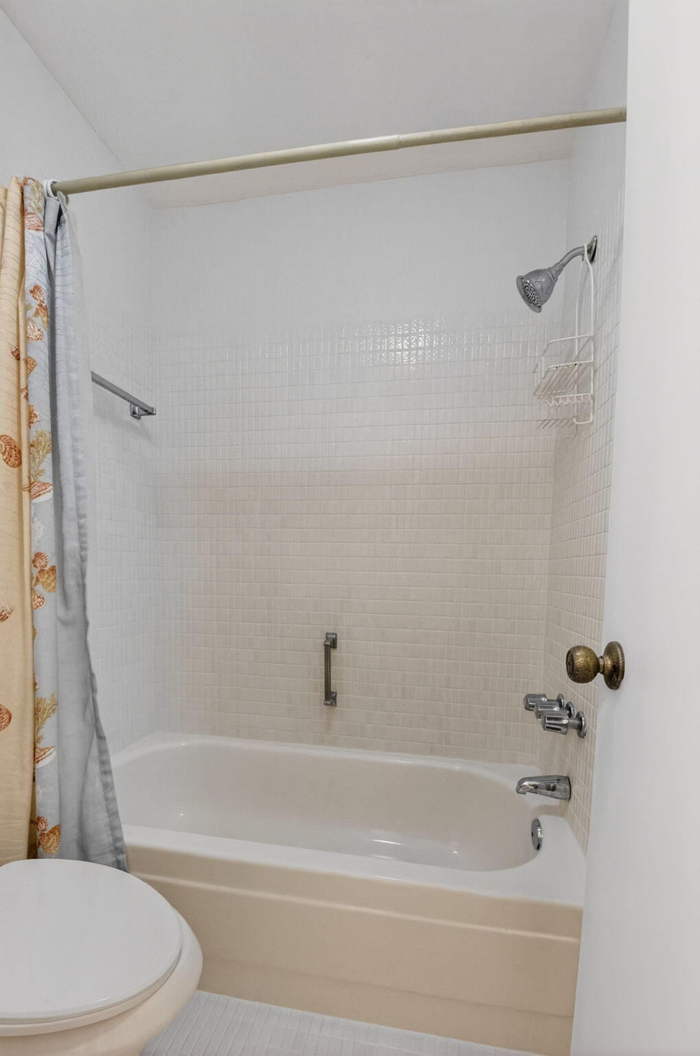 LIMETREE CONDO - Residential