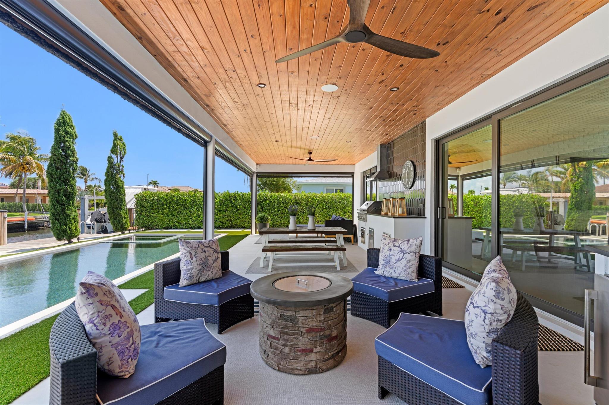 HYPOLUXO PARK IN - Residential