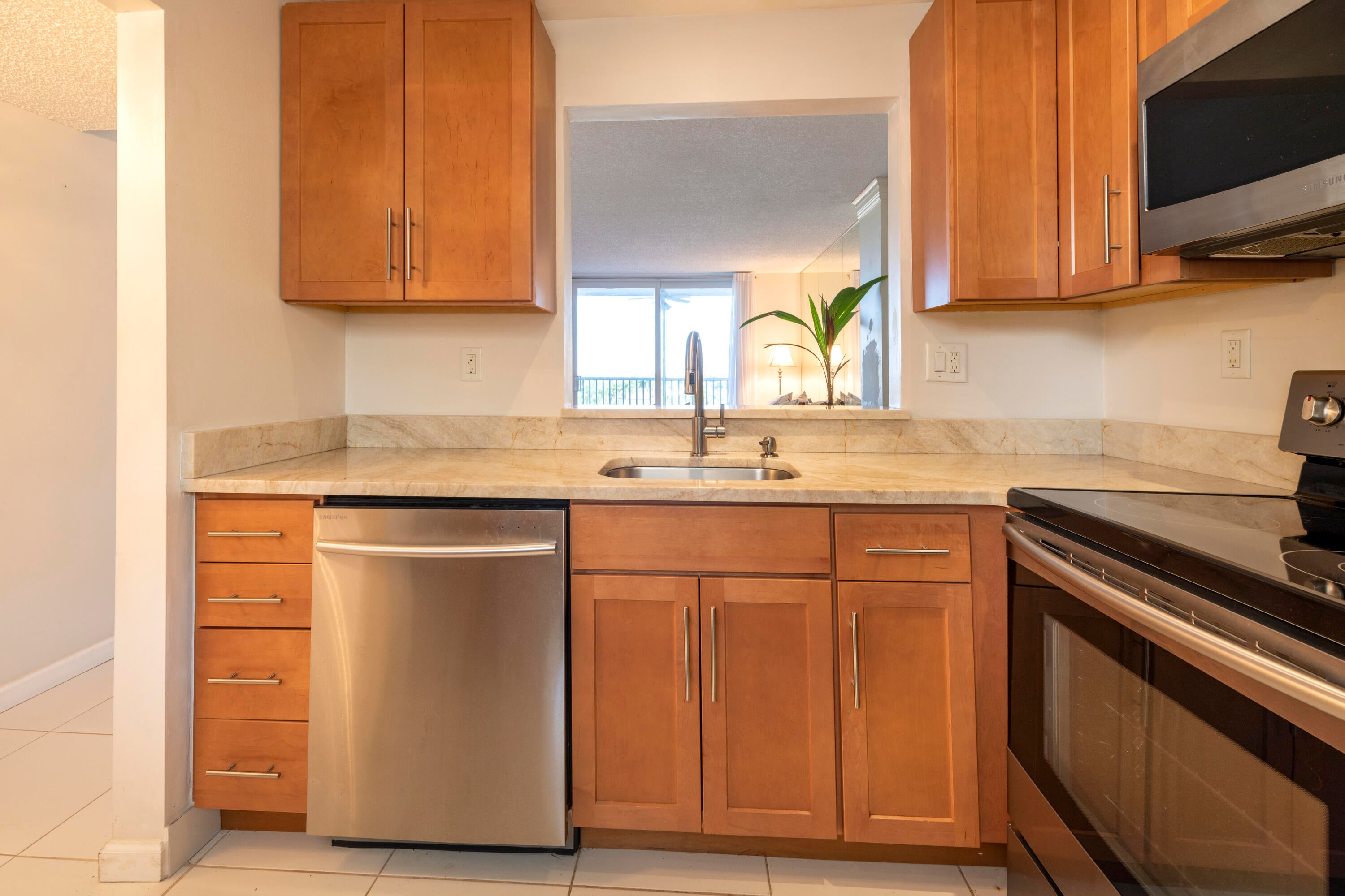 1391 S OCEAN 803