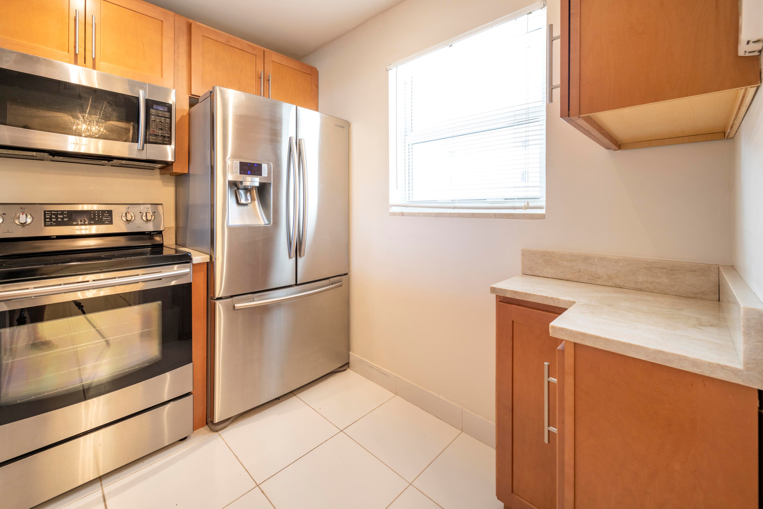 1391 S OCEAN 803