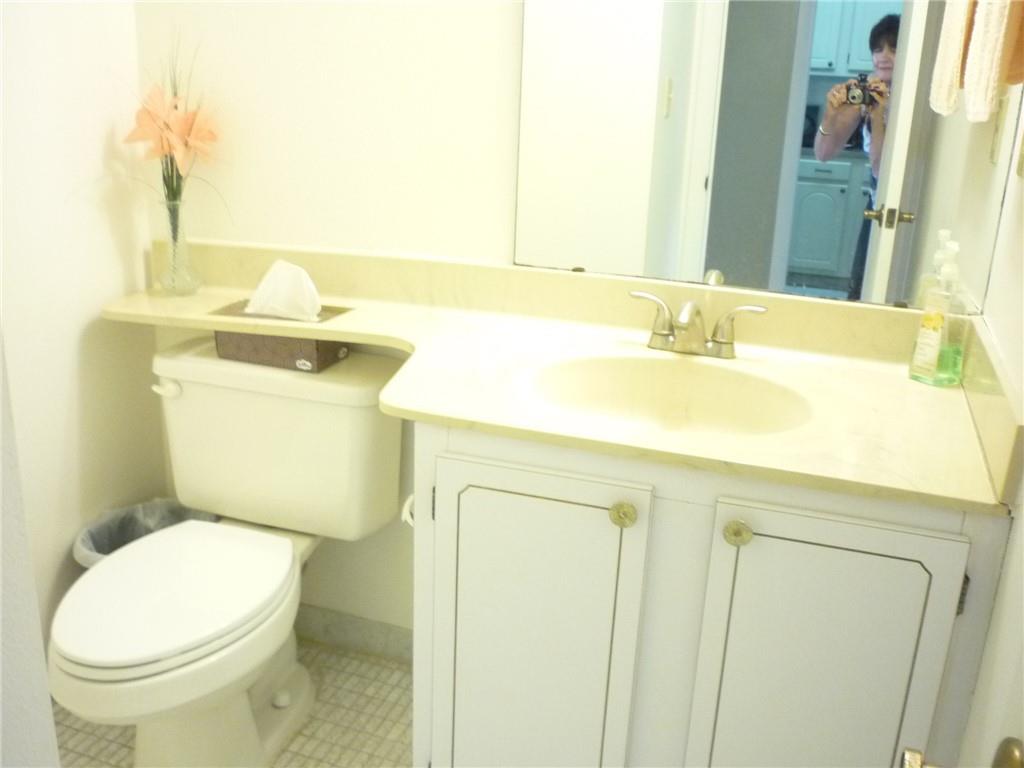 HOLLYBROOK GOLF & TENNIS - Residential