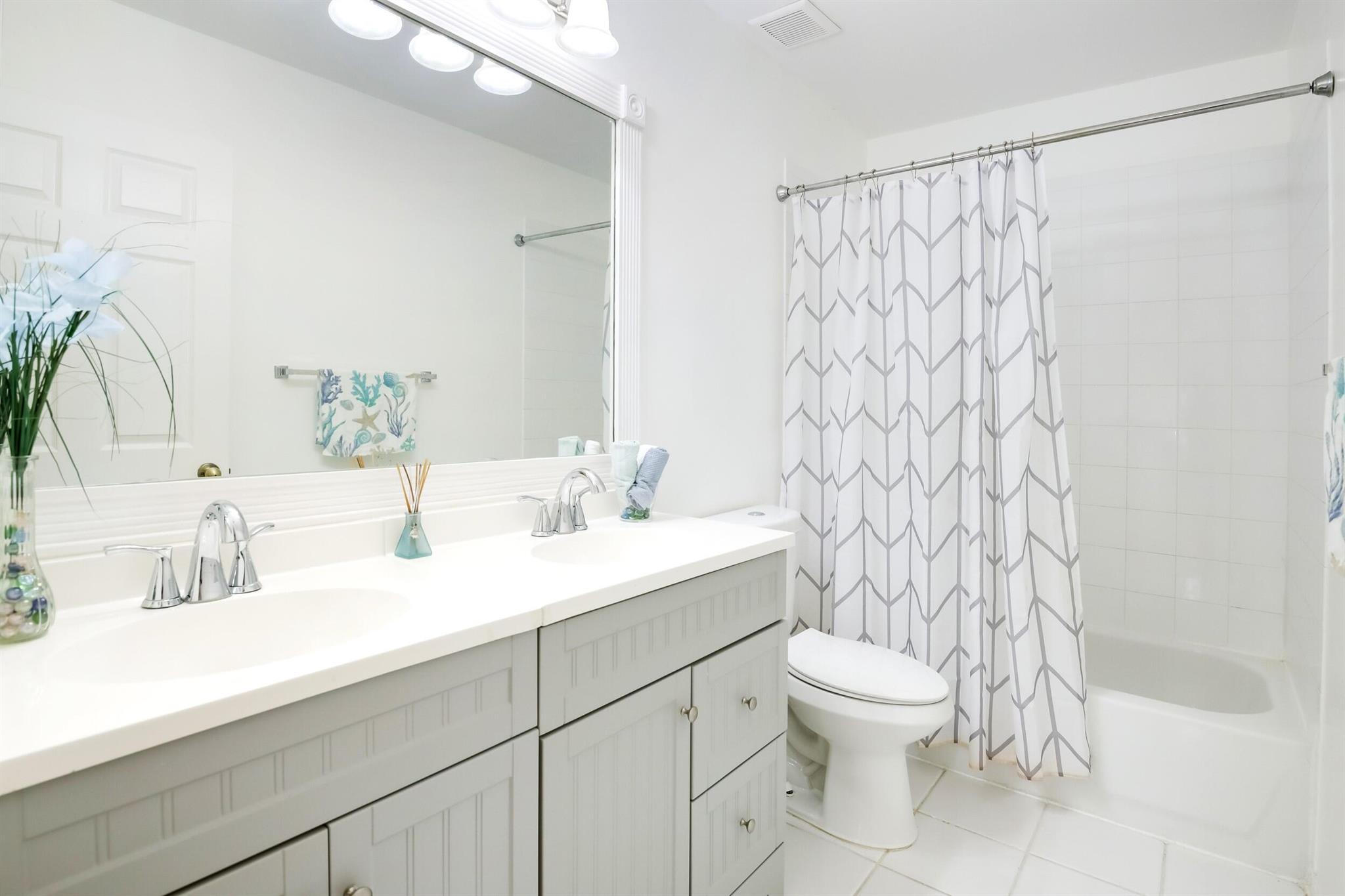 BOYNTON OASIS CONDO - Residential Lease