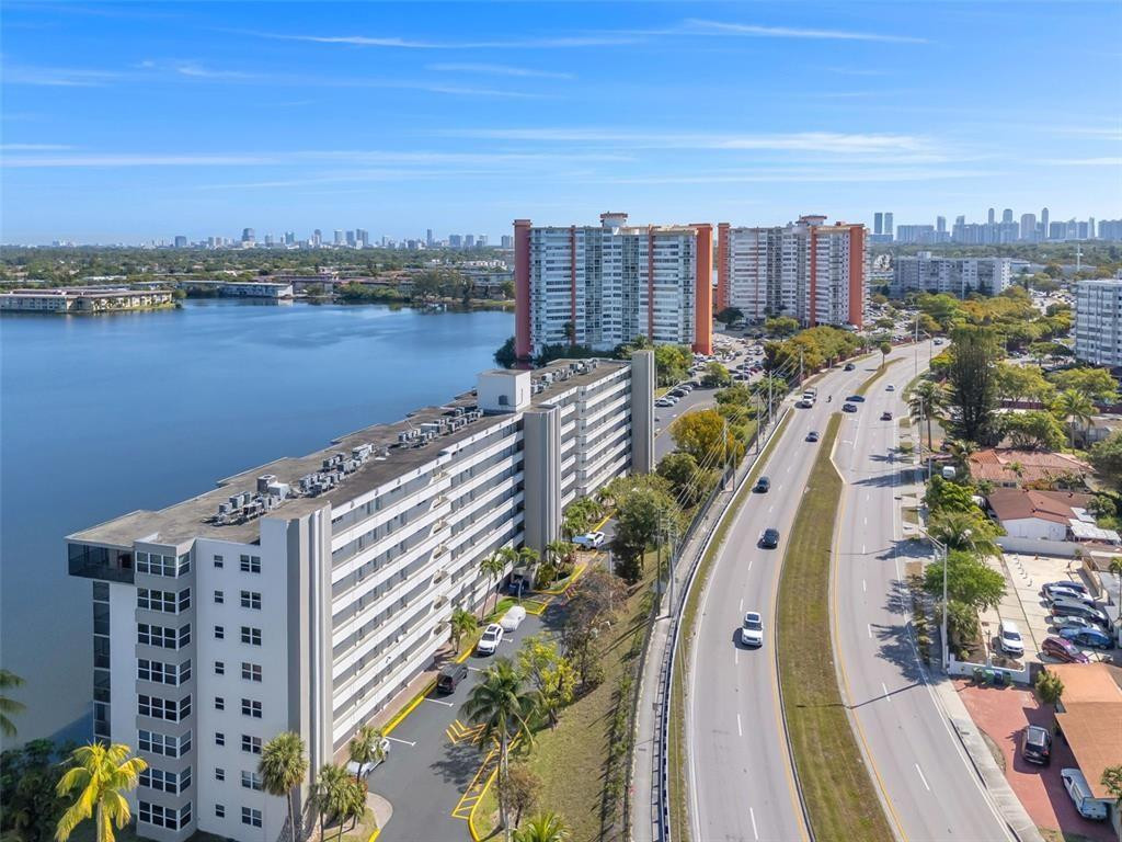 ROYAL BAHAMIAN - Residential