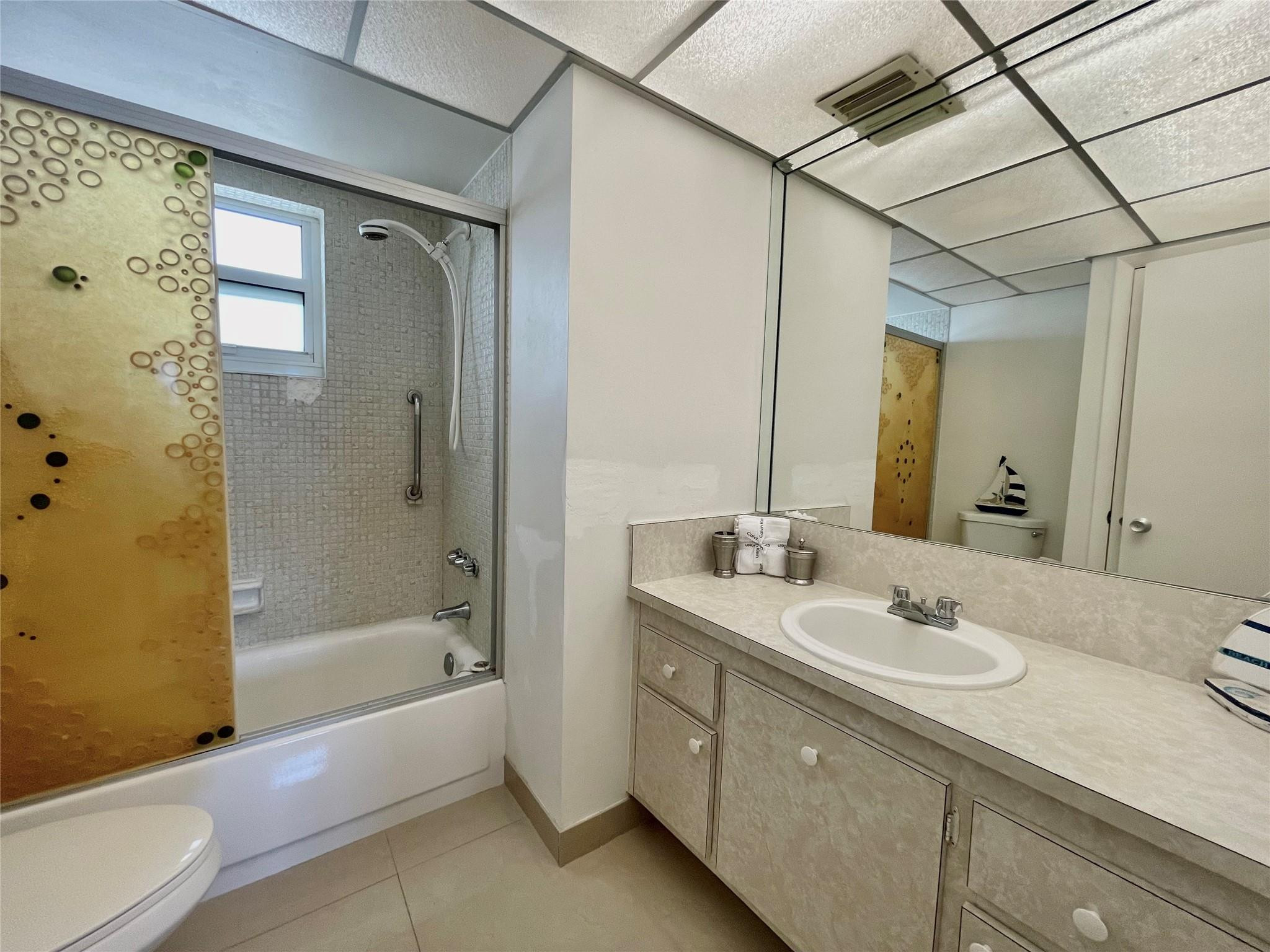 ROYAL BAHAMIAN - Residential