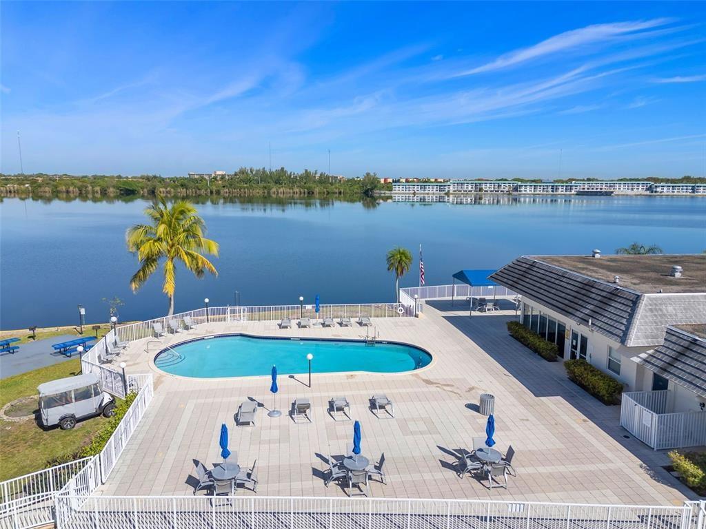 ROYAL BAHAMIAN - Residential