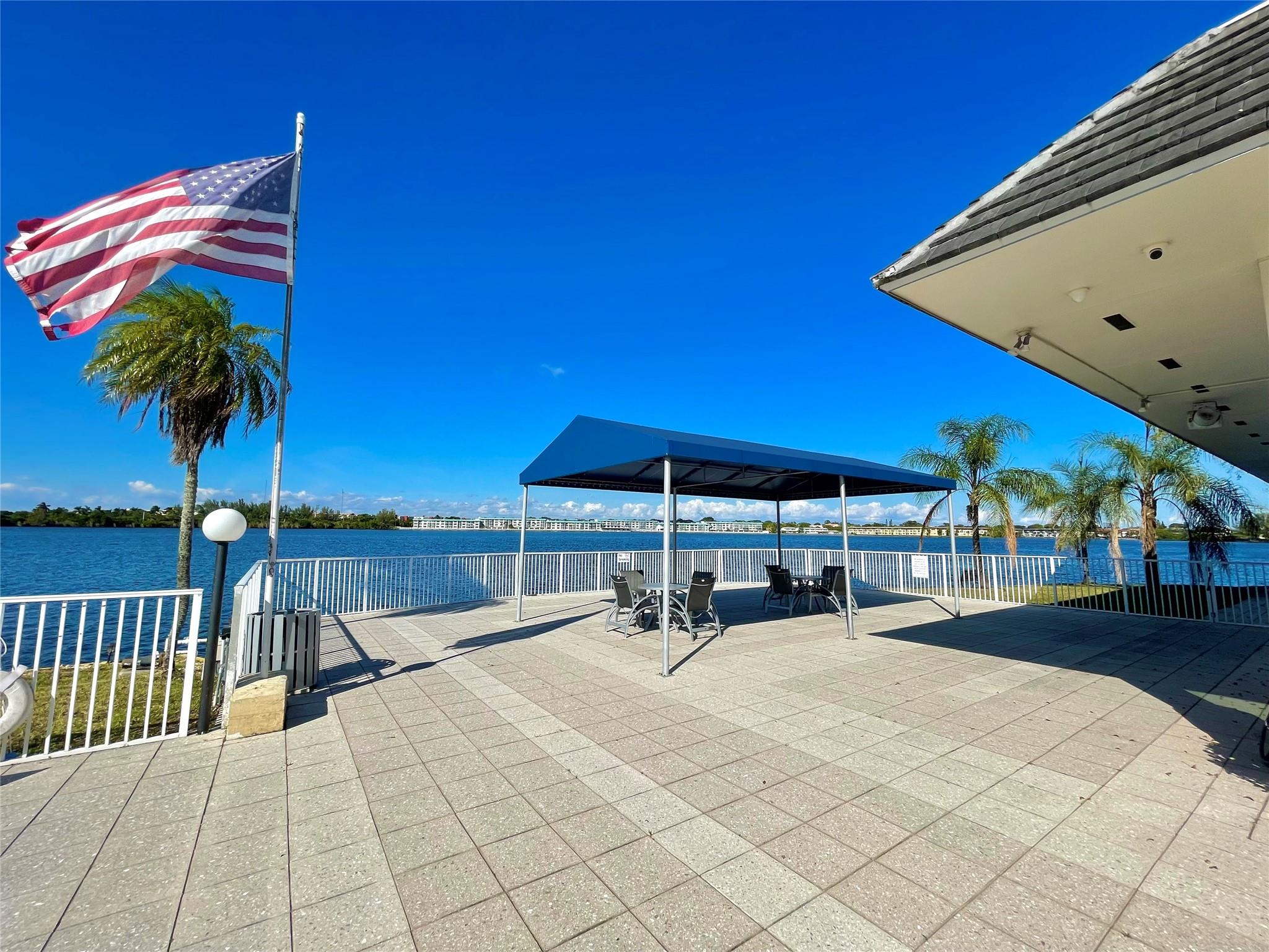 ROYAL BAHAMIAN - Residential