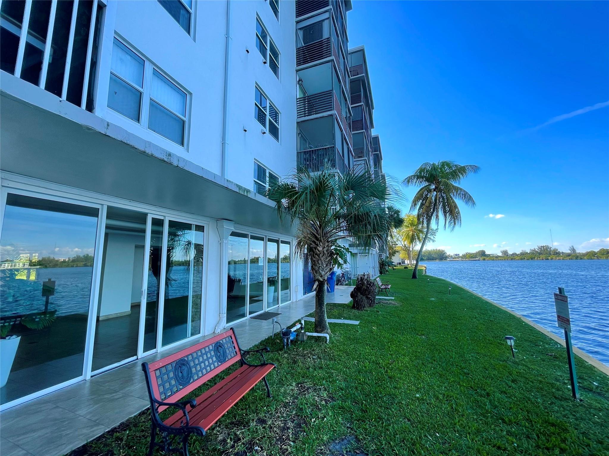 ROYAL BAHAMIAN - Residential