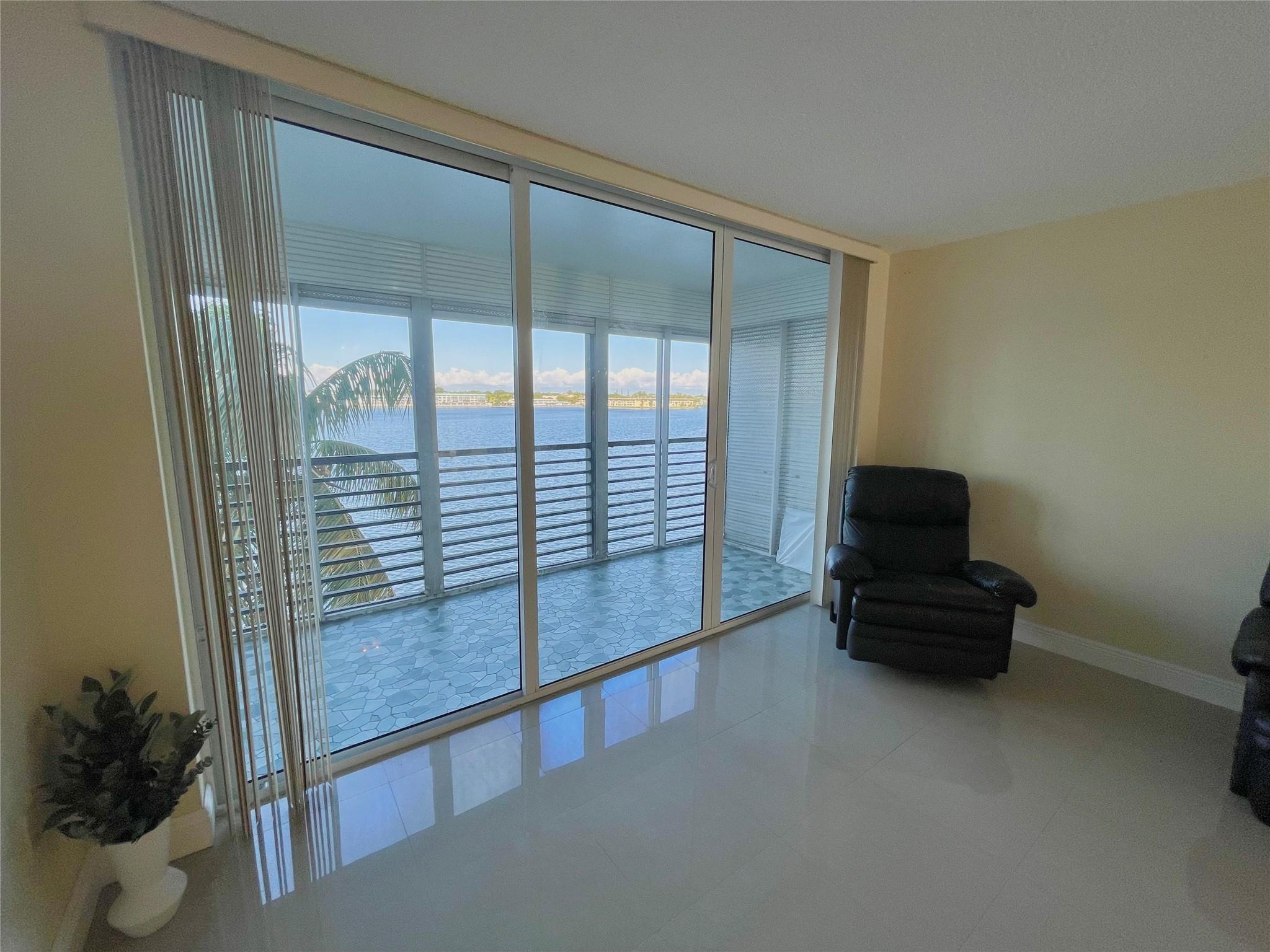 ROYAL BAHAMIAN - Residential