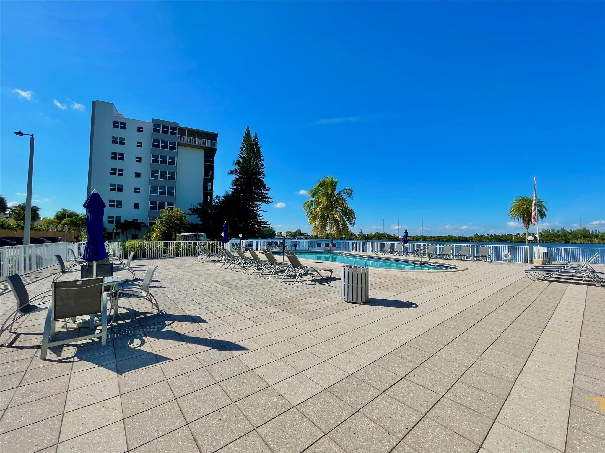 ROYAL BAHAMIAN - Residential