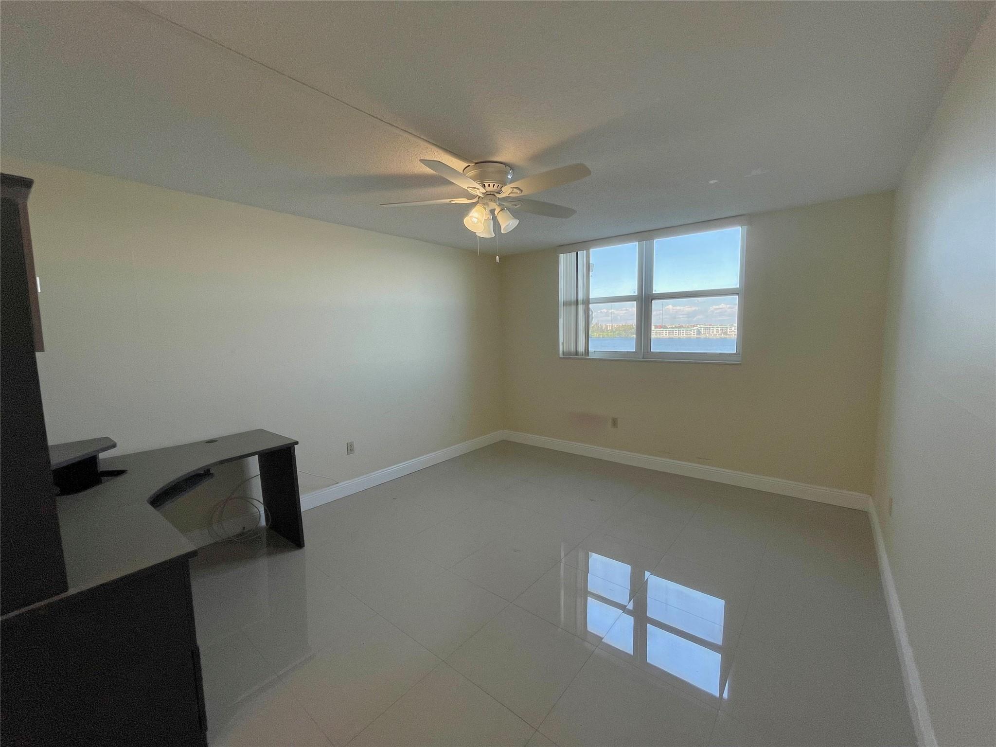 ROYAL BAHAMIAN - Residential