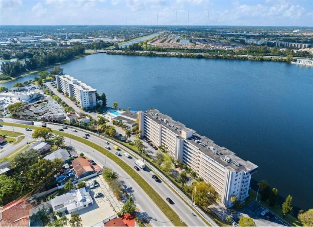 ROYAL BAHAMIAN - Residential