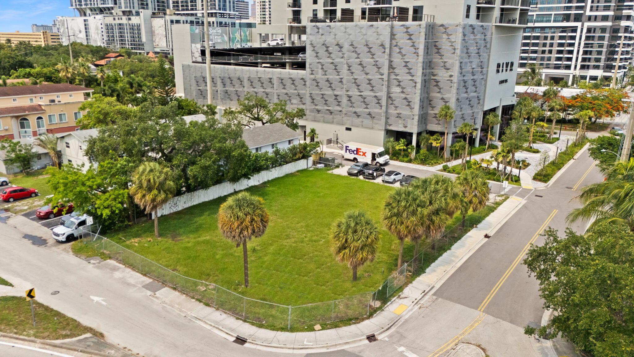 460 SW 4TH Avenue