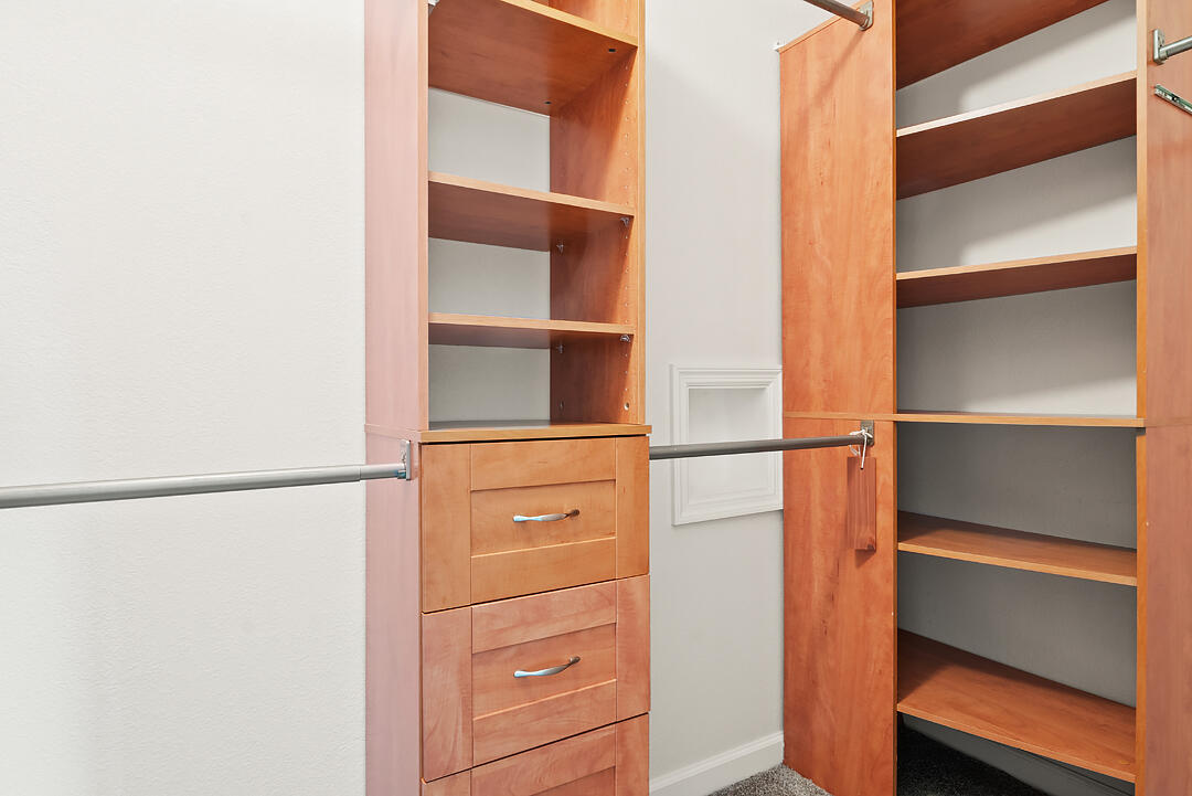 LAKEWOOD - Residential